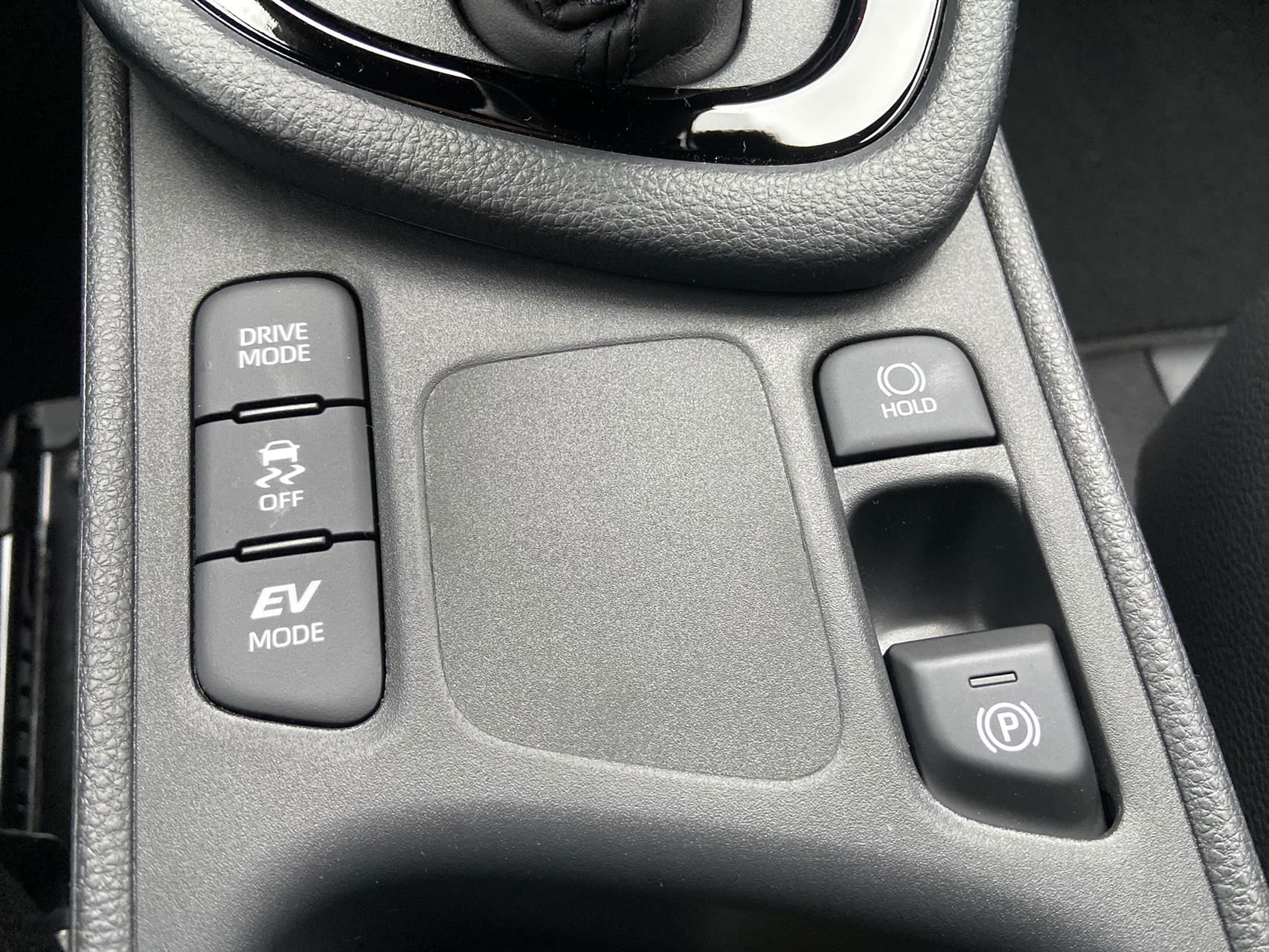 Billede af Toyota Yaris 1,5 Hybrid Executive Technology Plus 130HK 5d Trinl. Gear