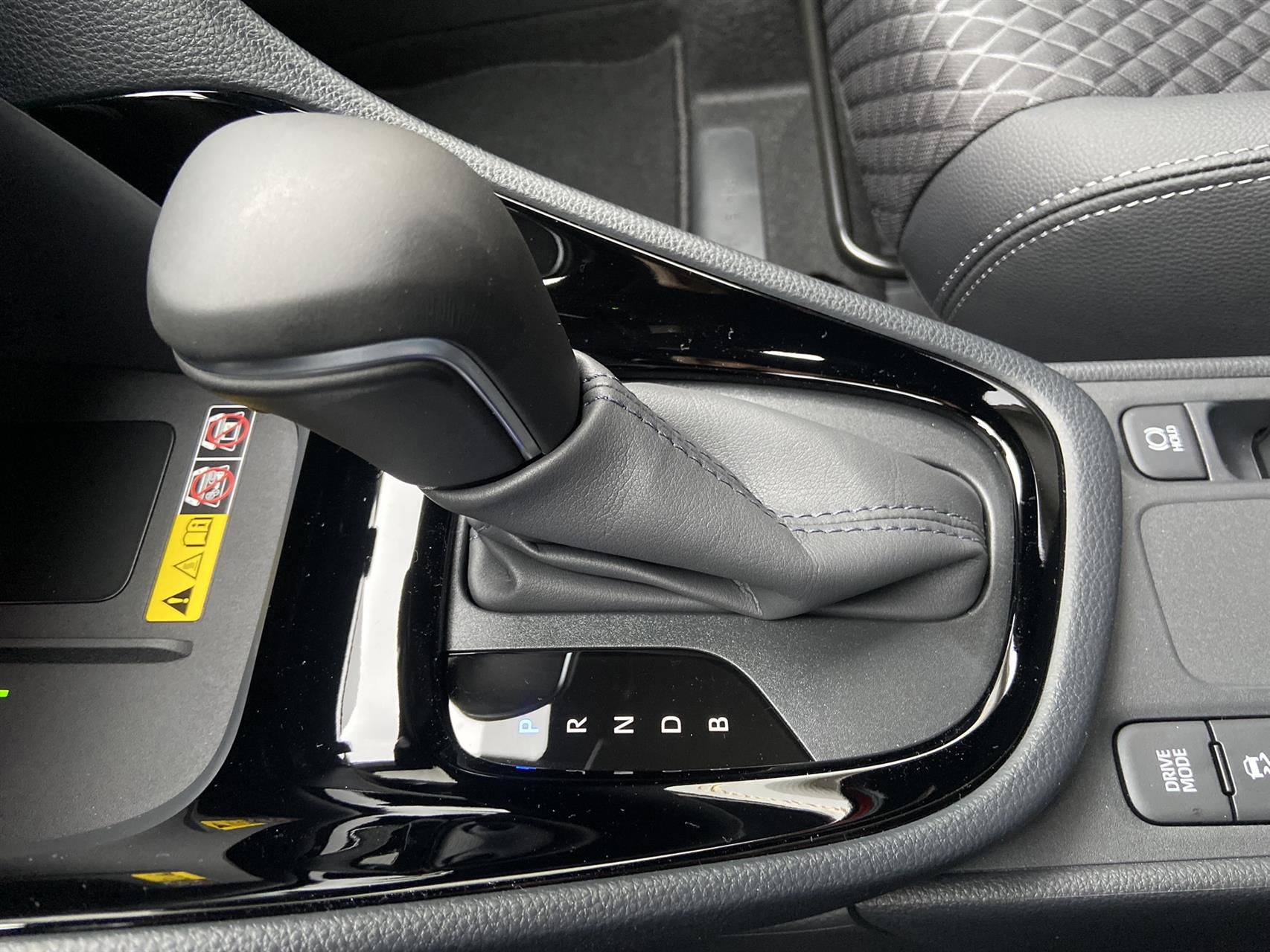 Billede af Toyota Yaris 1,5 Hybrid Executive Technology Plus 130HK 5d Trinl. Gear