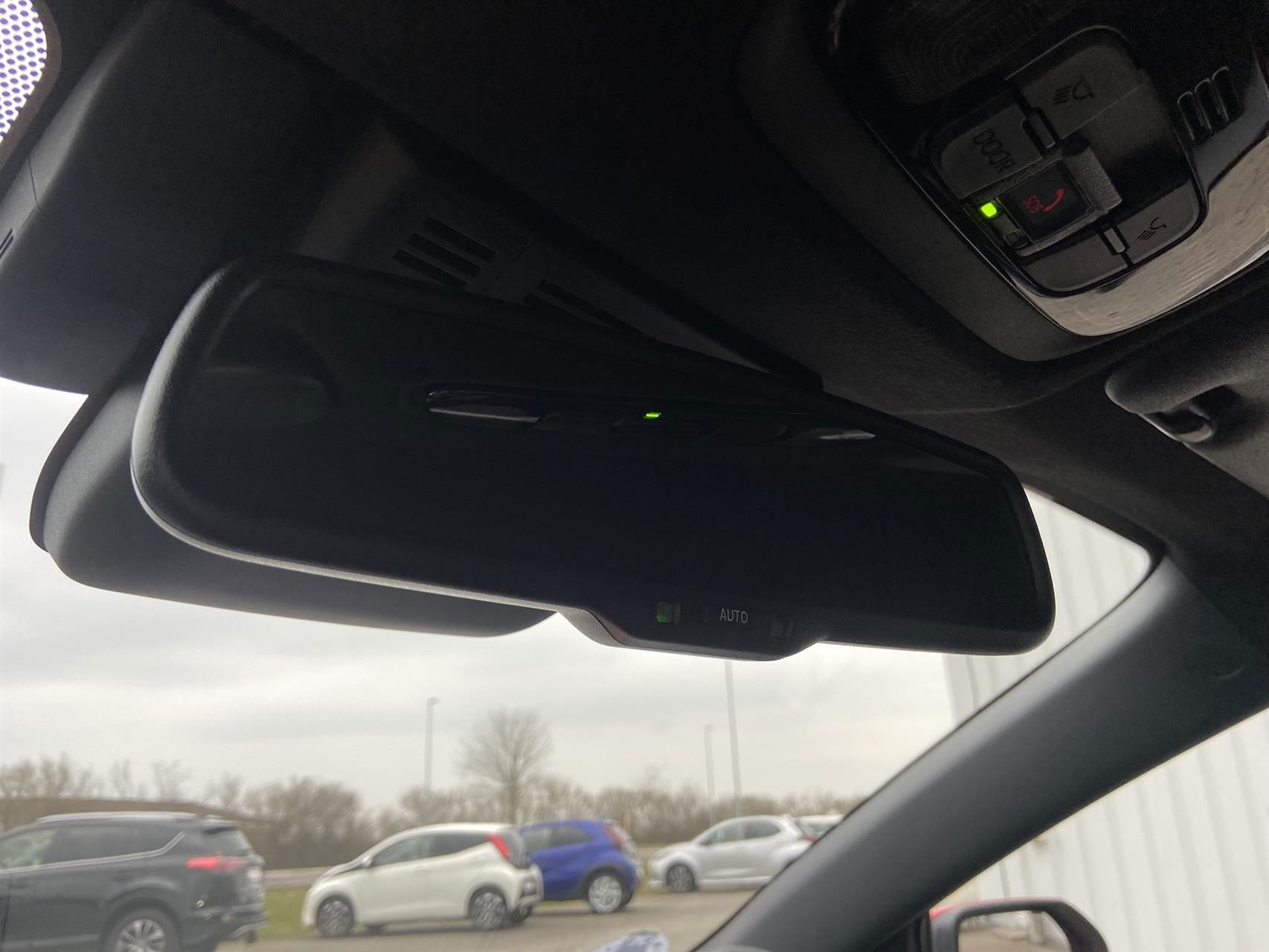 Billede af Toyota Yaris 1,5 Hybrid Executive Technology Plus 130HK 5d Trinl. Gear