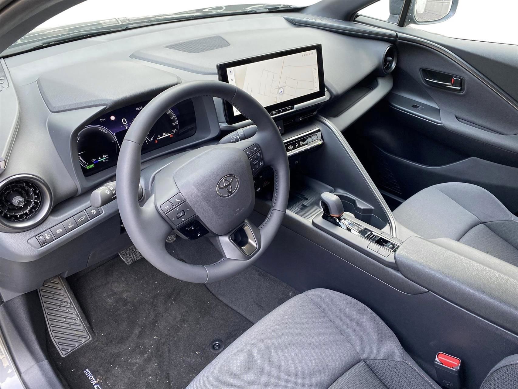 Billede af Toyota C-HR 2,0 Plugin-hybrid Style Smart Bi-tone E-CVT 223HK 5d Trinl. Gear