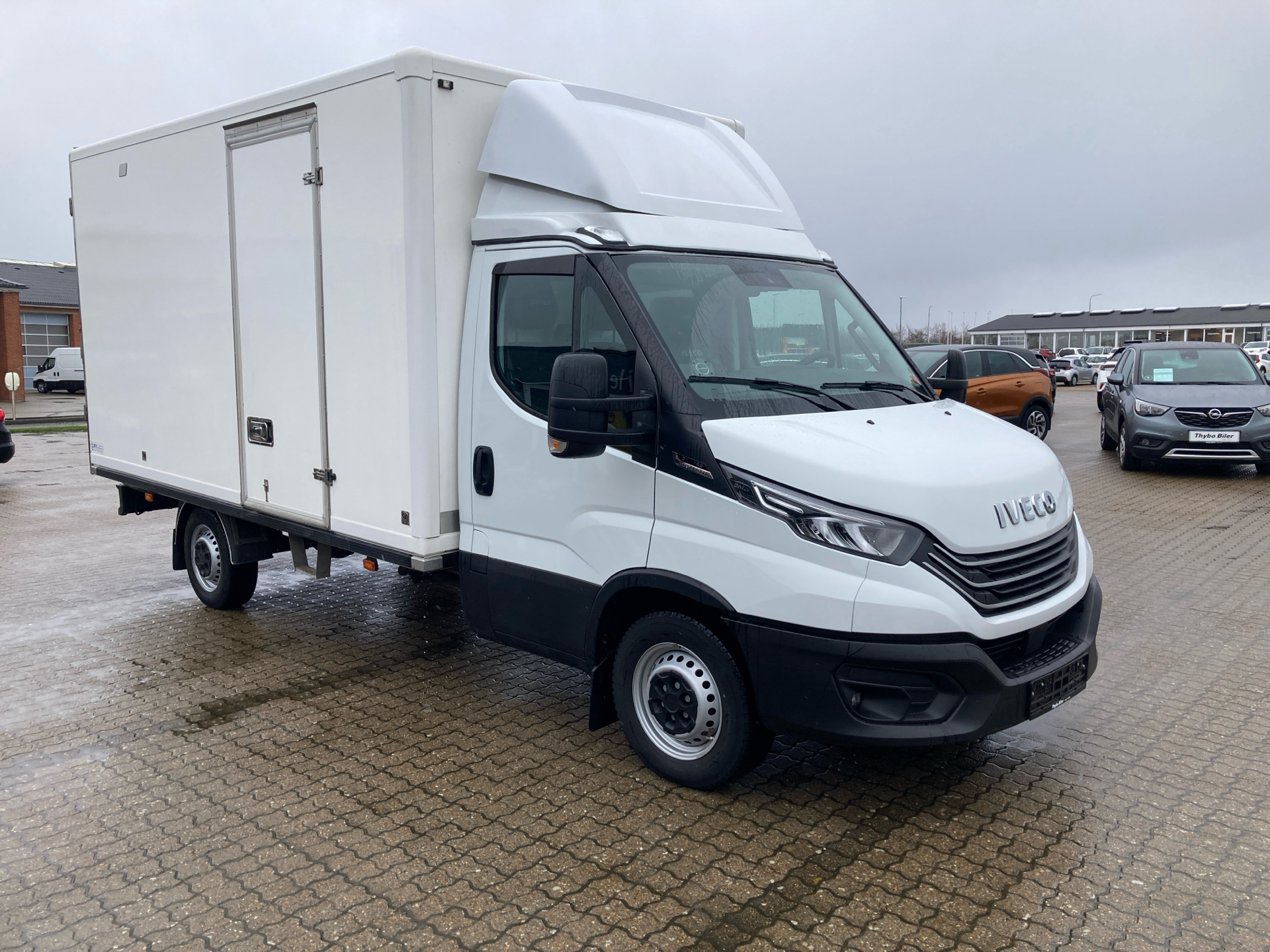 Billede af Iveco Daily 35S18 4100mm 3,0 D 180HK Ladv./Chas. 8g Aut.