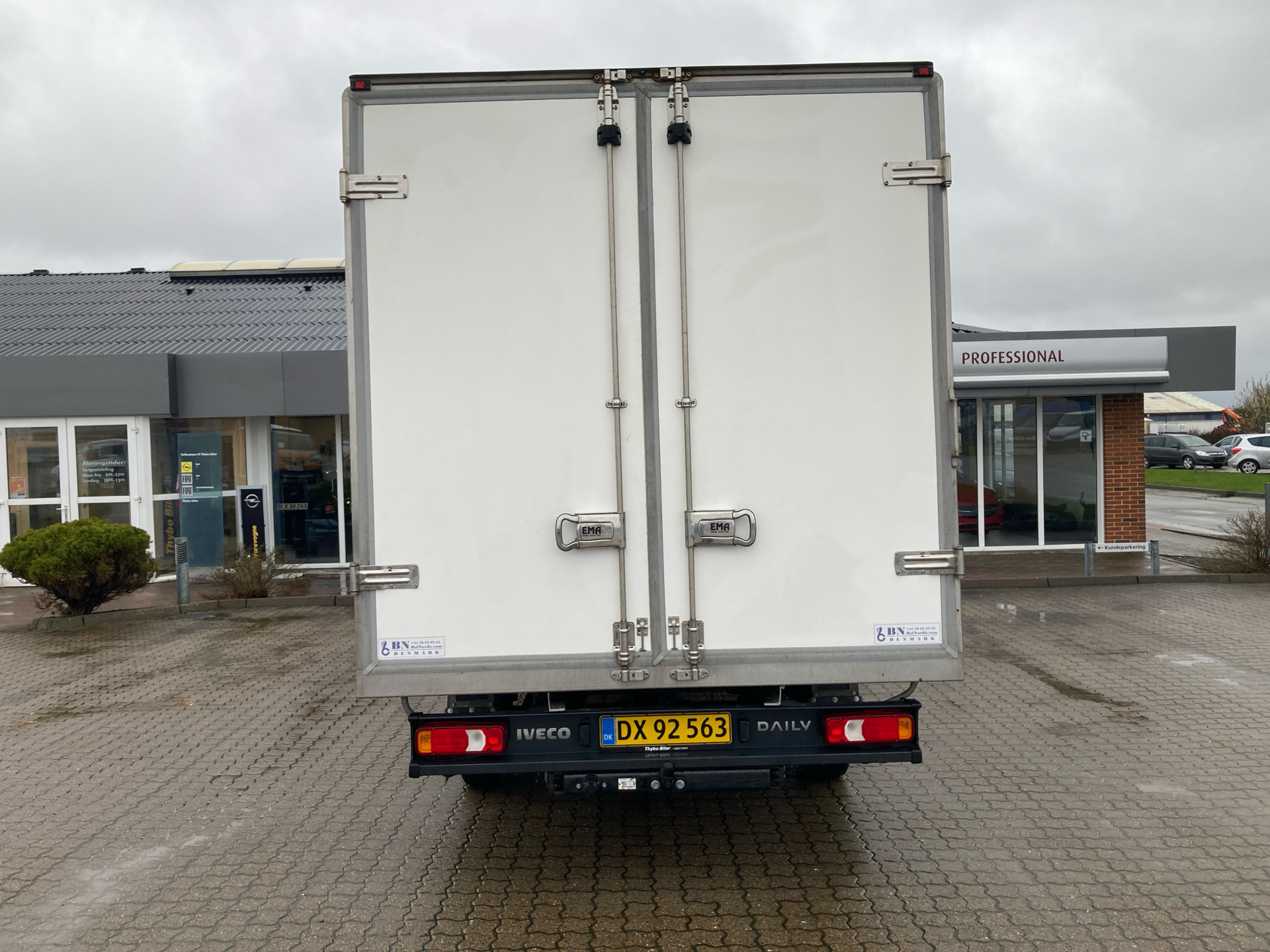 Billede af Iveco Daily 35S18 4100mm 3,0 D 180HK Ladv./Chas. 8g Aut.