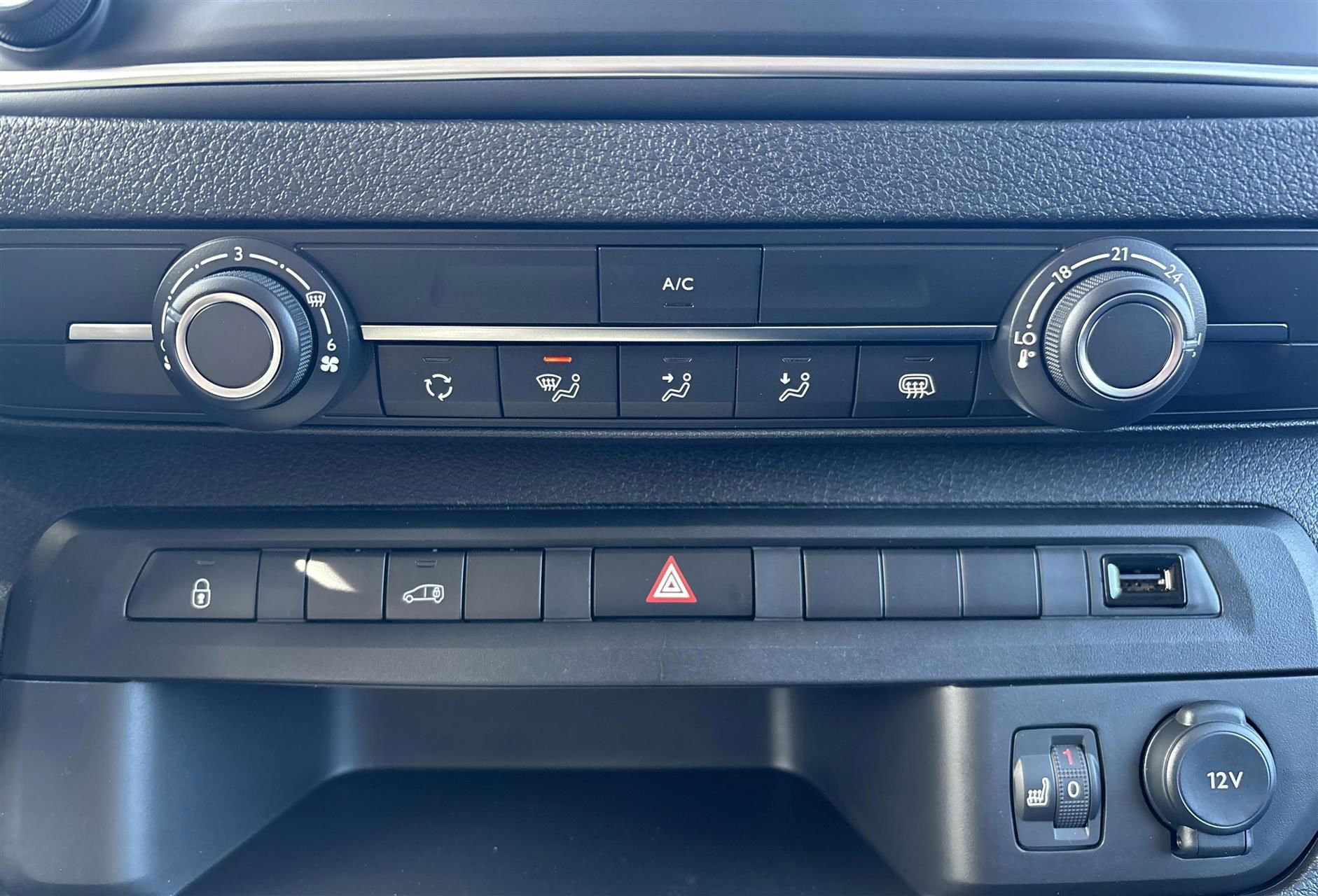 Billede af Toyota Proace 2.0D 144hp Long/En skydedør COMFORT Master