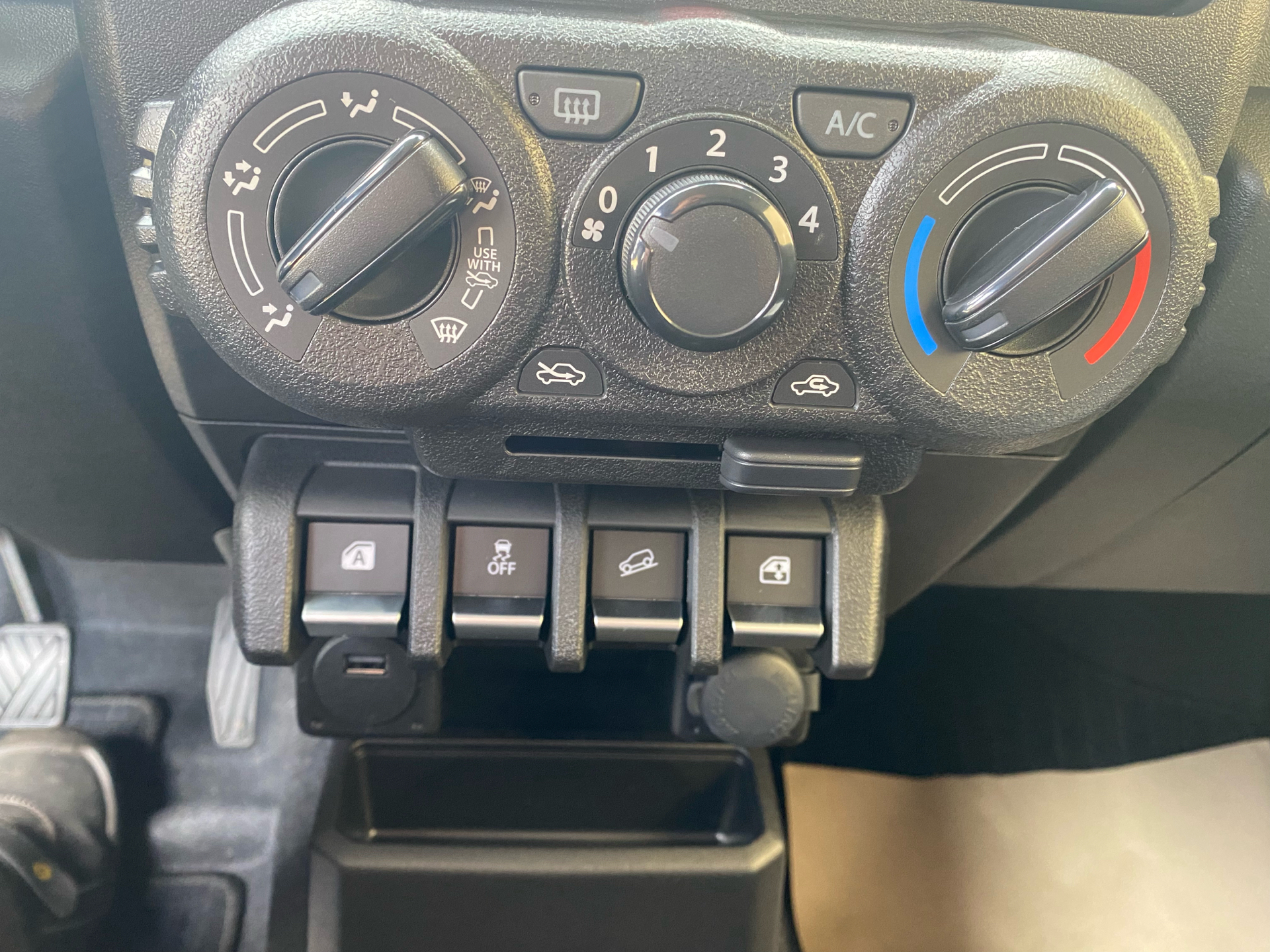 Billede af Suzuki Jimny 1,5 Touch AllGrip 102HK Van