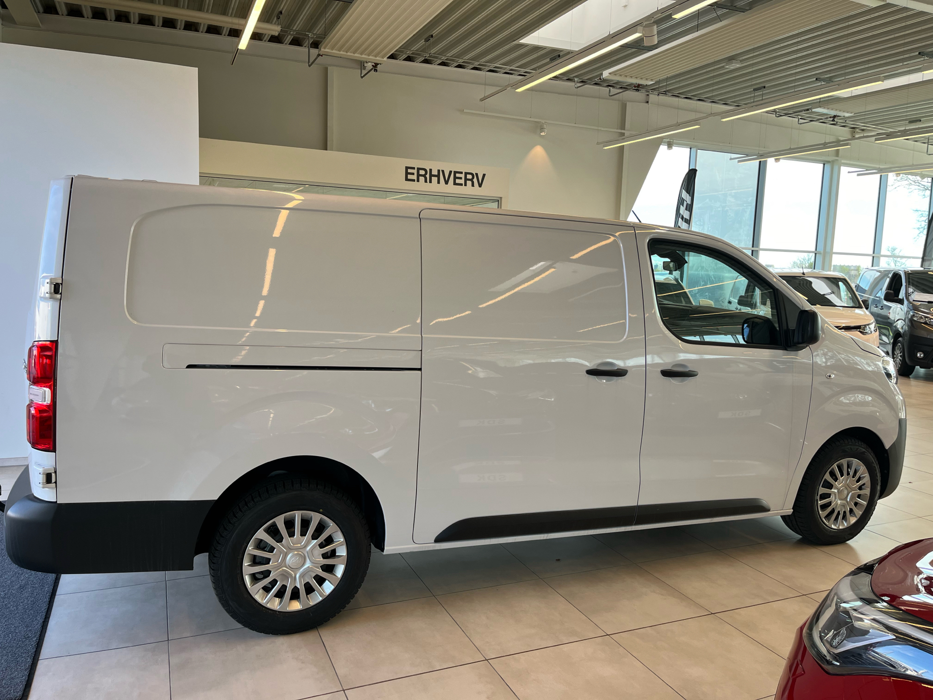 Billede af Toyota Proace Long 2,0 D Comfort Master 144HK Van 8g Aut.