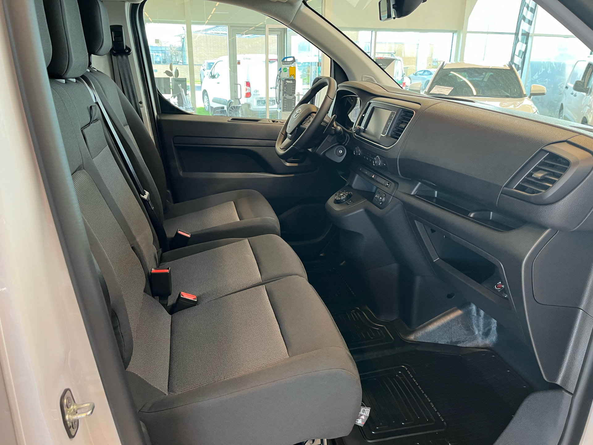 Billede af Toyota Proace Long 2,0 D Comfort Master 144HK Van 8g Aut.