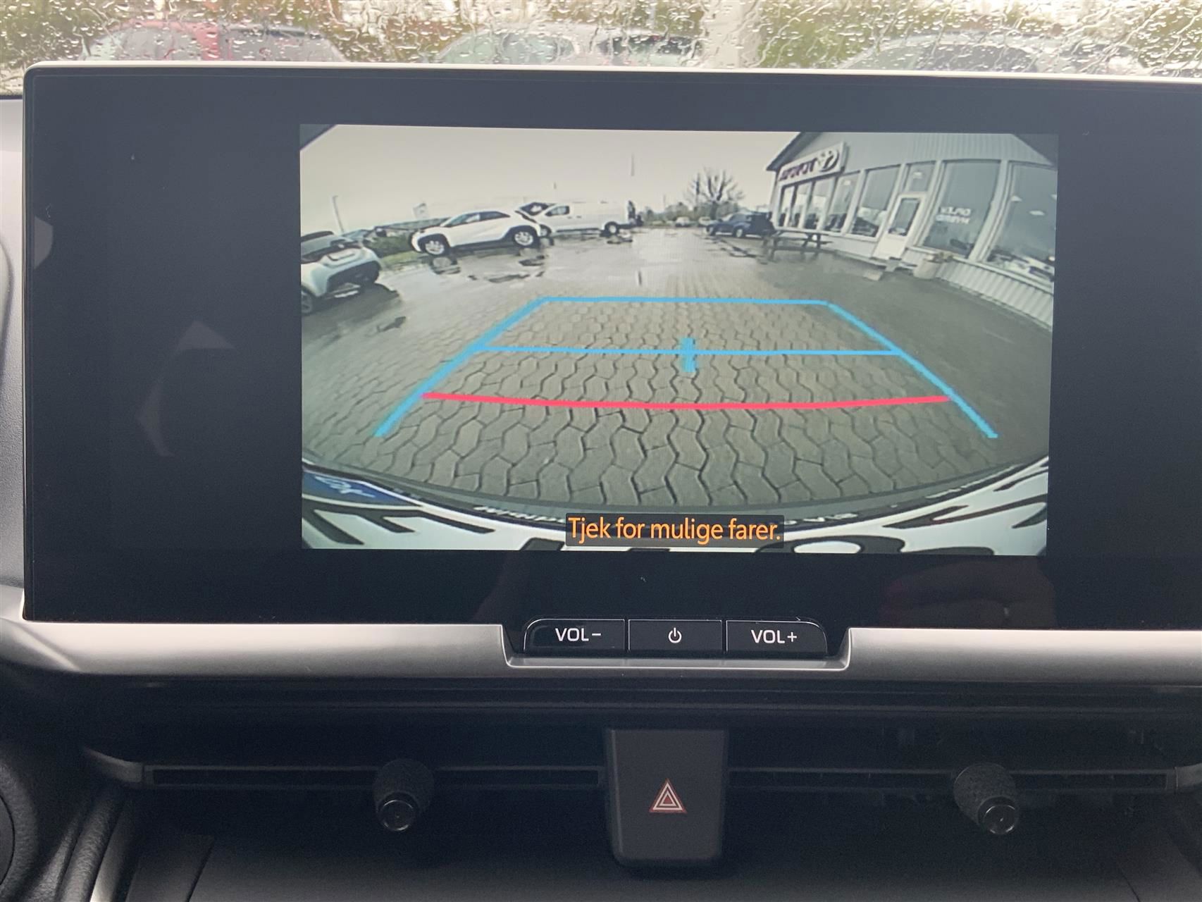 Billede af Toyota C-HR 2,0 Plugin-hybrid Style Smart Bi-tone E-CVT 223HK 5d Trinl. Gear