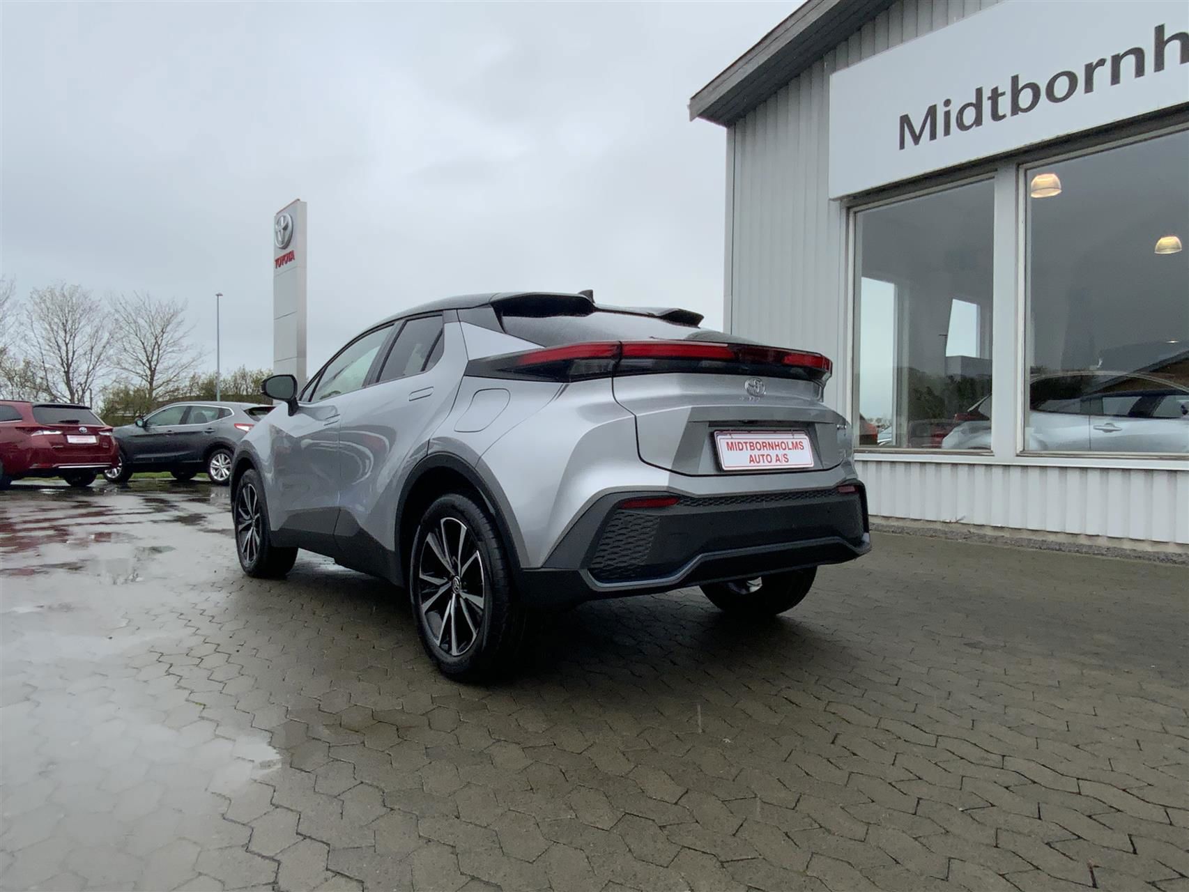 Billede af Toyota C-HR 2,0 Plugin-hybrid Style Smart Bi-tone E-CVT 223HK 5d Trinl. Gear
