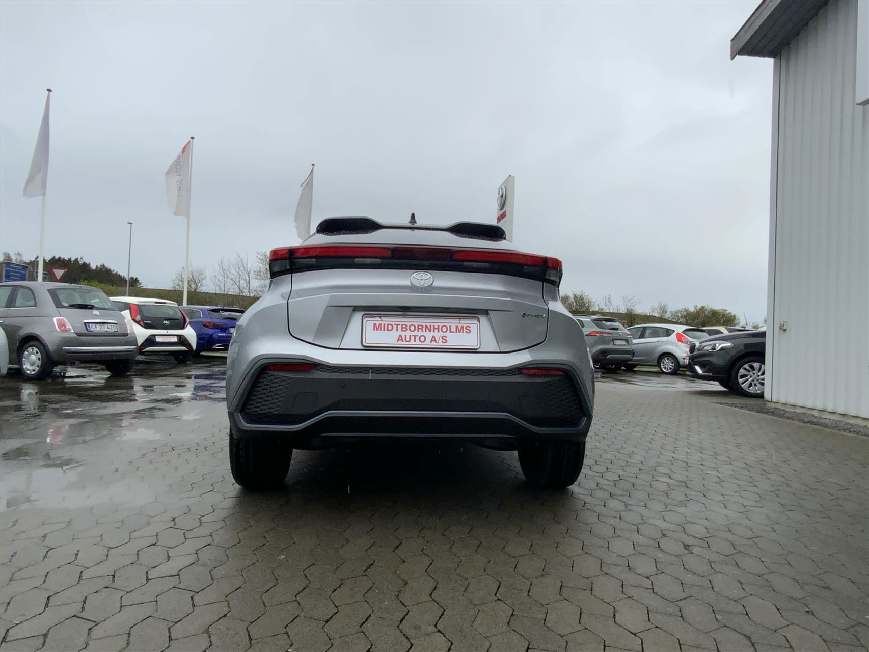 Billede af Toyota C-HR 2,0 Plugin-hybrid Style Smart Bi-tone E-CVT 223HK 5d Trinl. Gear