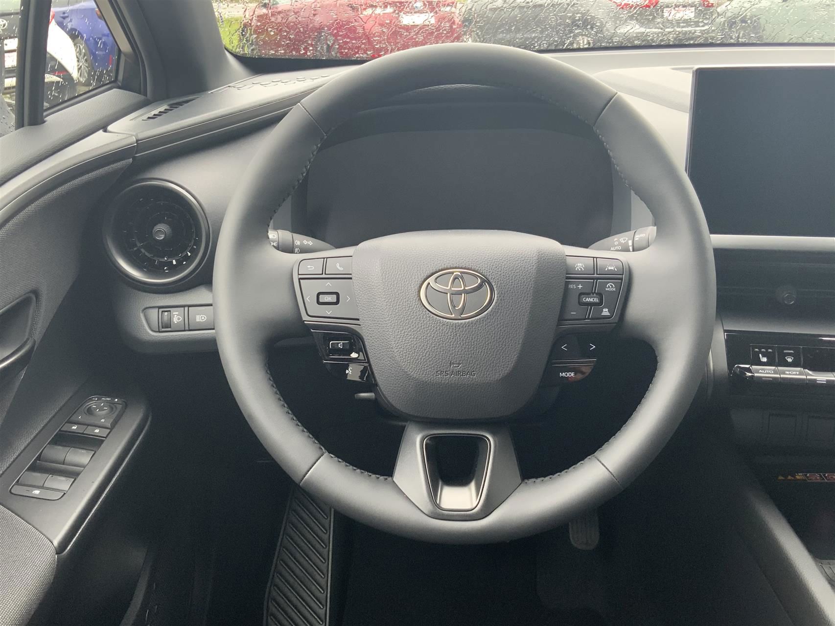 Billede af Toyota C-HR 2,0 Plugin-hybrid Style Smart Bi-tone E-CVT 223HK 5d Trinl. Gear