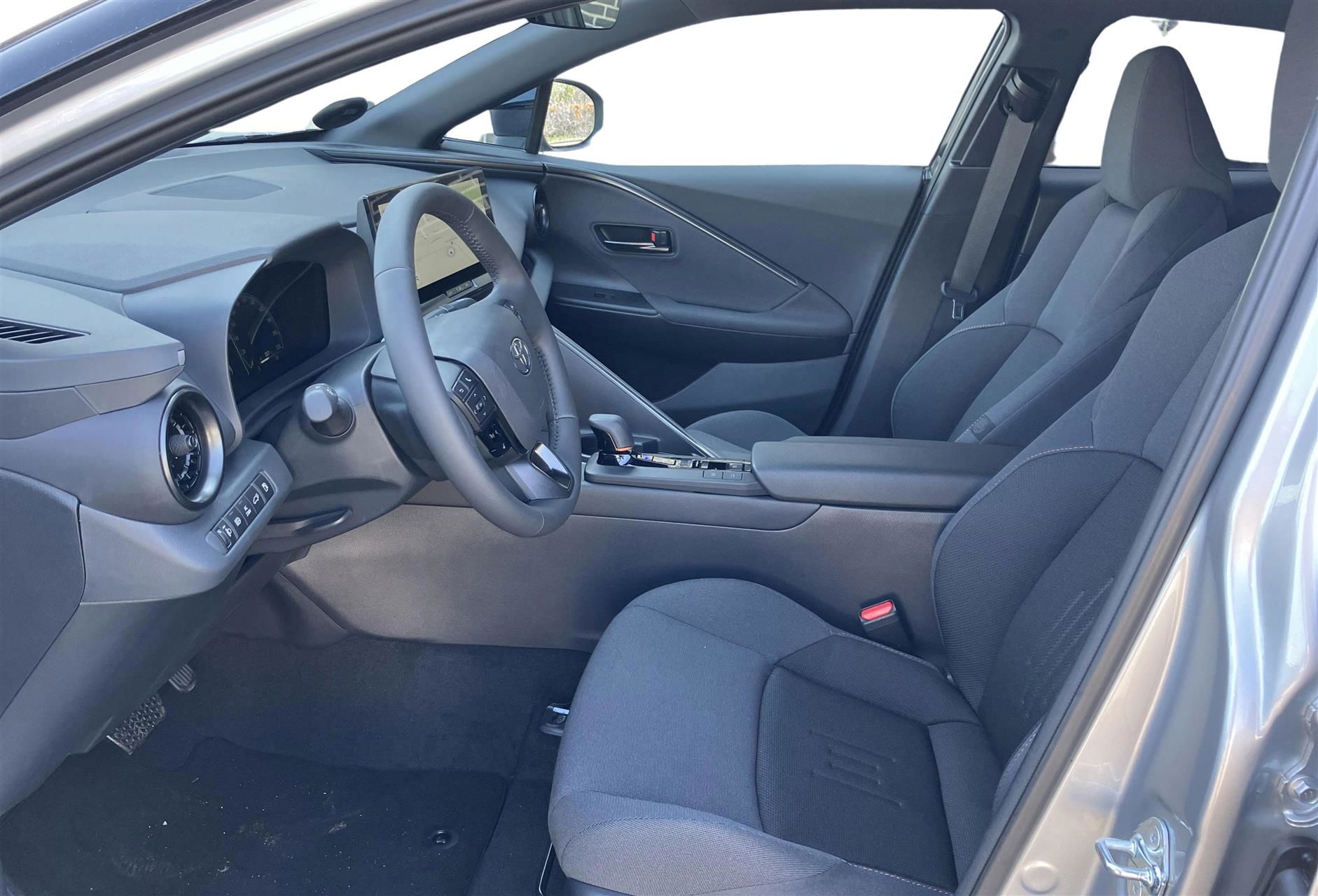 Billede af Toyota C-HR 2,0 Plugin-hybrid Style Smart Bi-tone E-CVT 223HK 5d Trinl. Gear