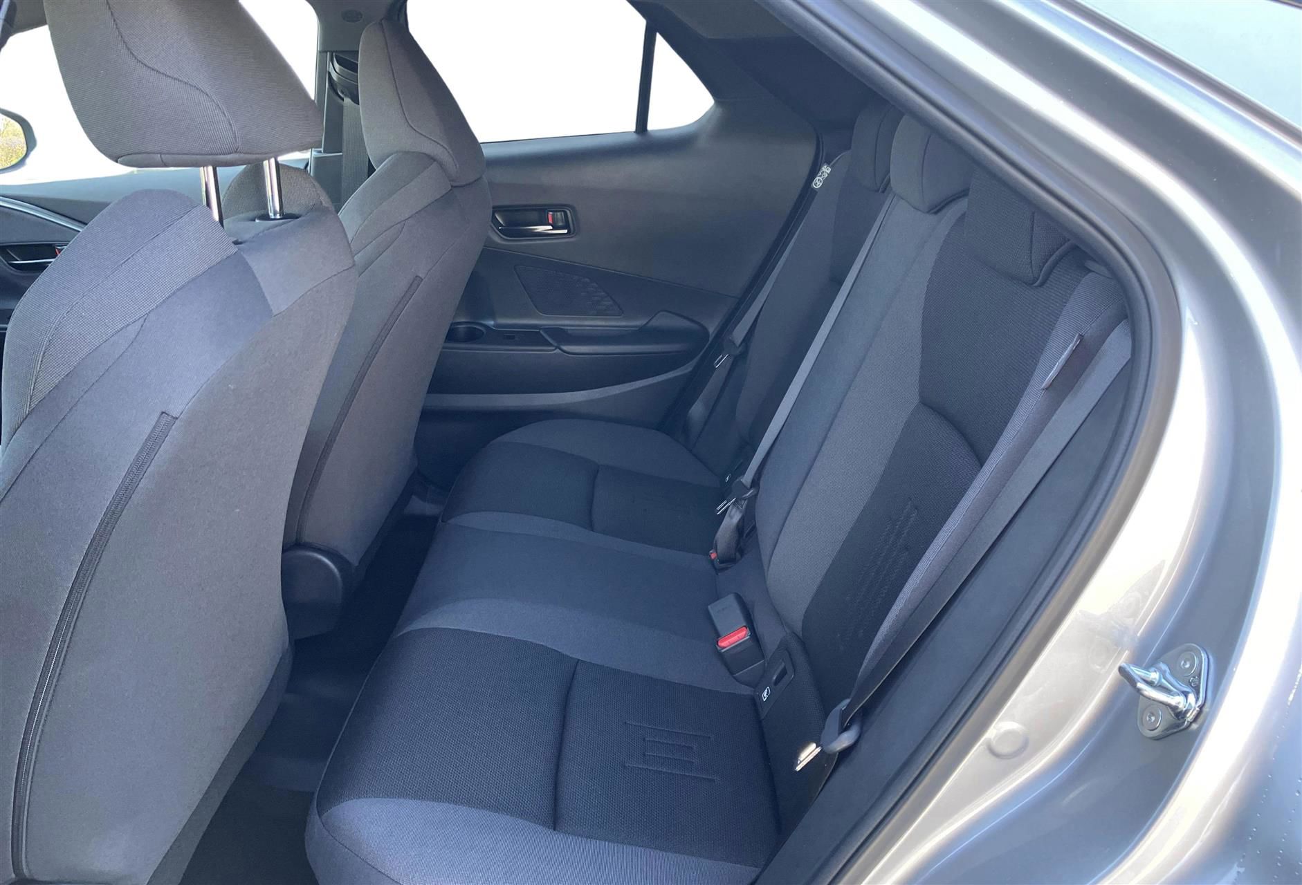 Billede af Toyota C-HR 2,0 Plugin-hybrid Style Smart Bi-tone E-CVT 223HK 5d Trinl. Gear