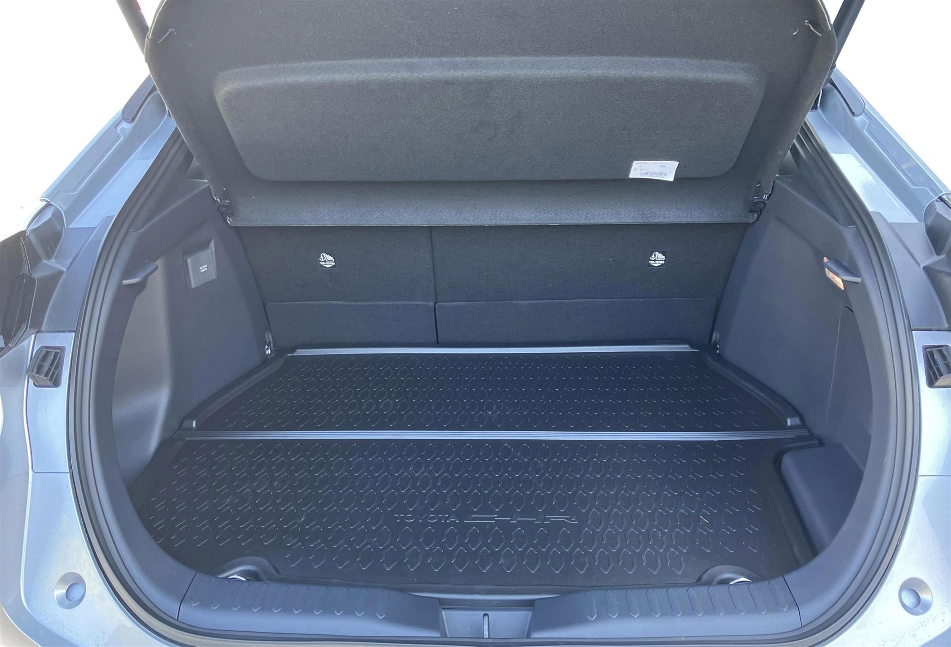 Billede af Toyota C-HR 2,0 Plugin-hybrid Style Smart Bi-tone E-CVT 223HK 5d Trinl. Gear