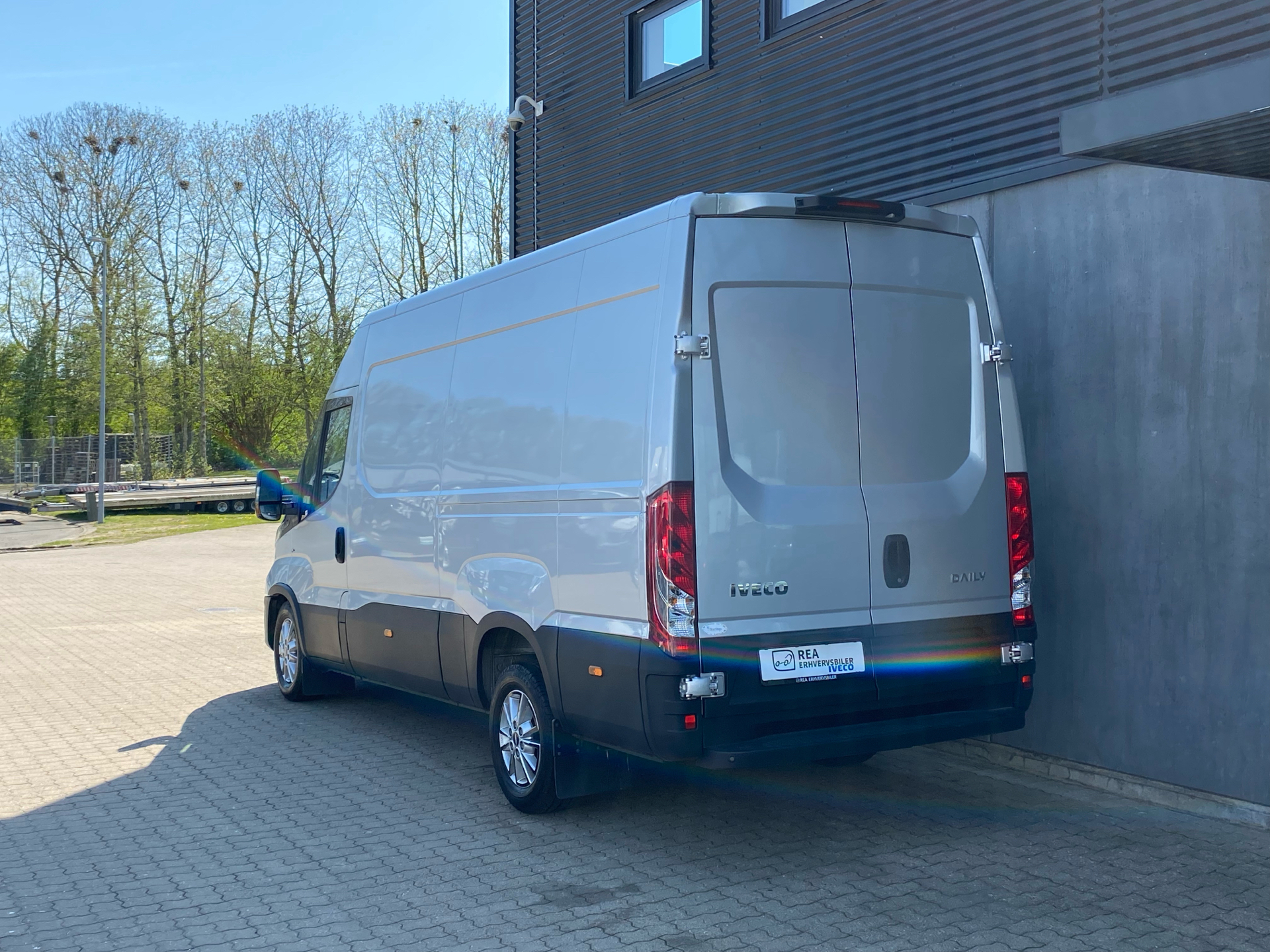 Billede af Iveco Daily 35S18 12m3 3,0 D 180HK Van 8g Aut.