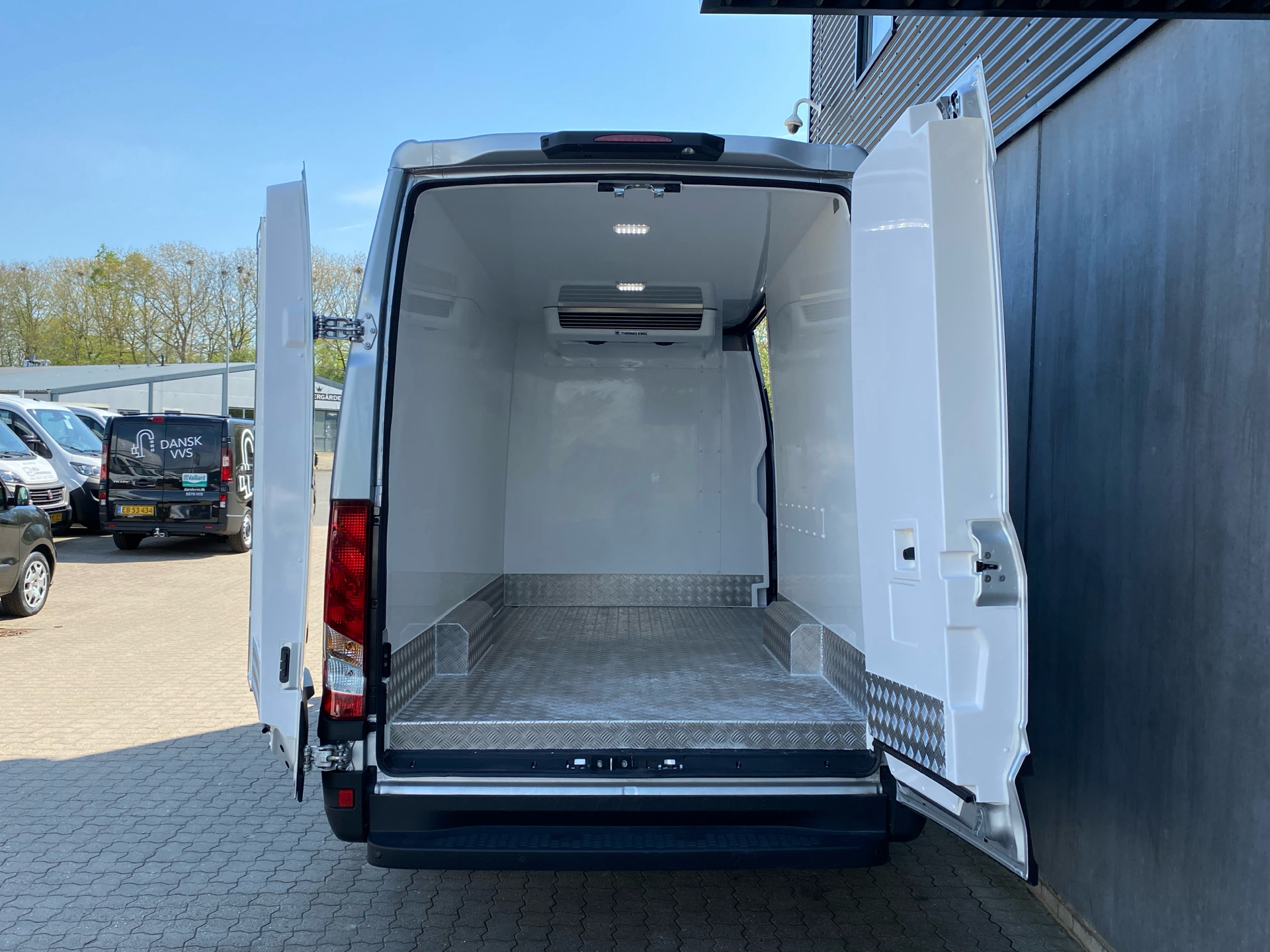 Billede af Iveco Daily 35S18 12m3 3,0 D 180HK Van 8g Aut.