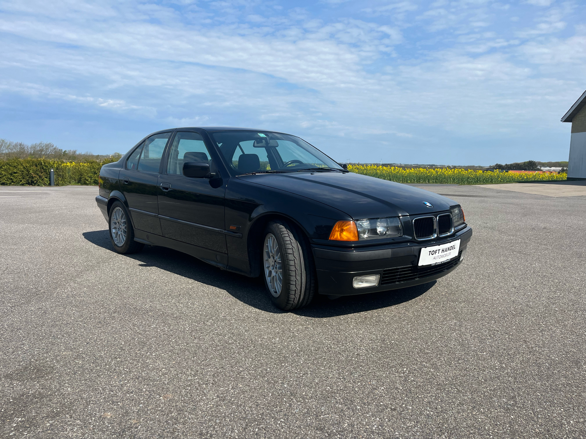 Billede af BMW 325tds 2,5 TD 143HK Aut.