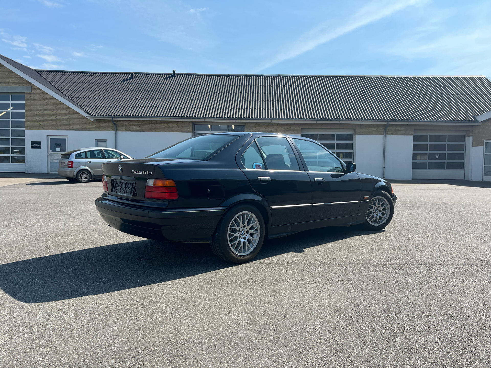 Billede af BMW 325tds 2,5 TD 143HK Aut.