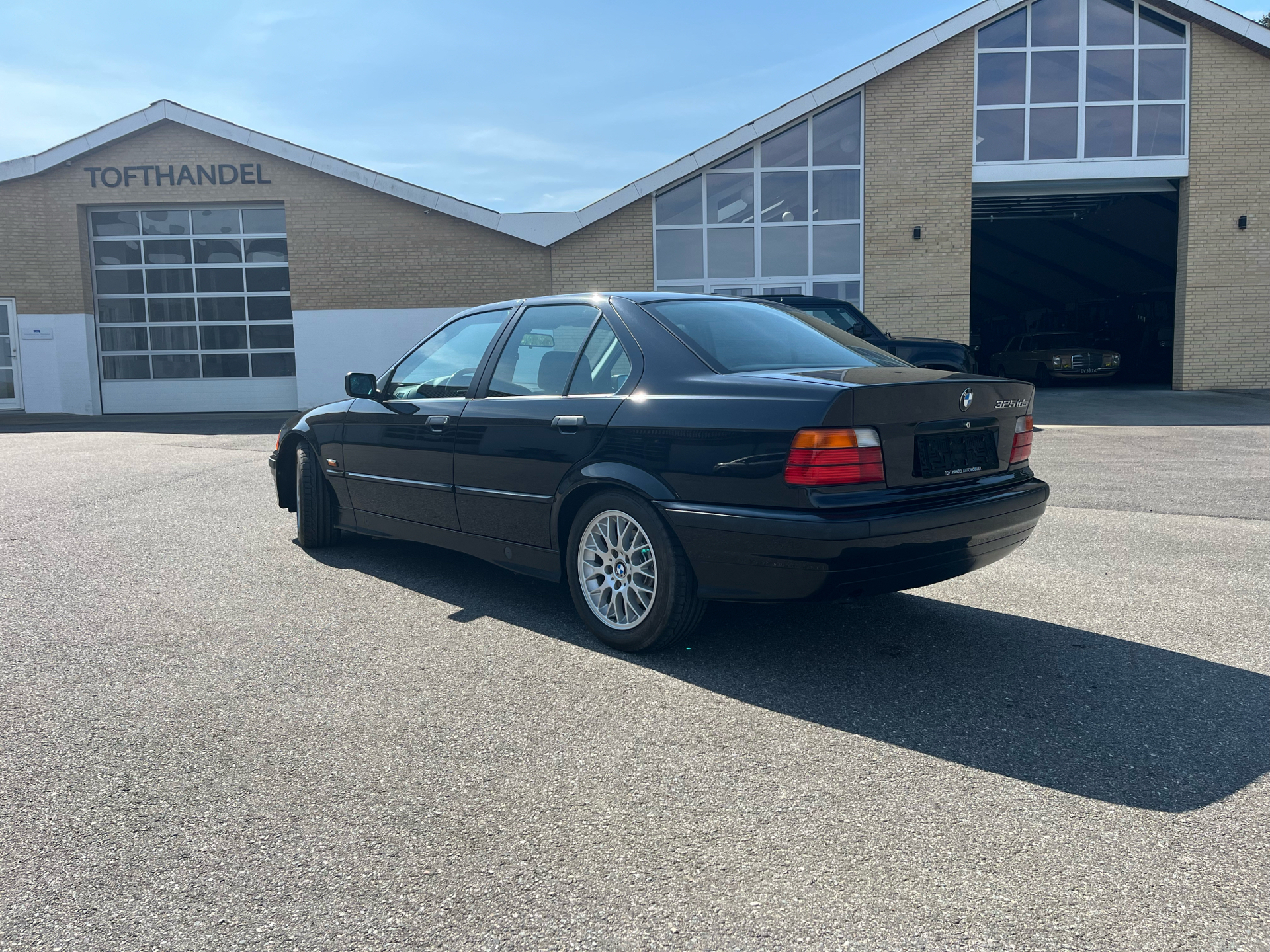 Billede af BMW 325tds 2,5 TD 143HK Aut.