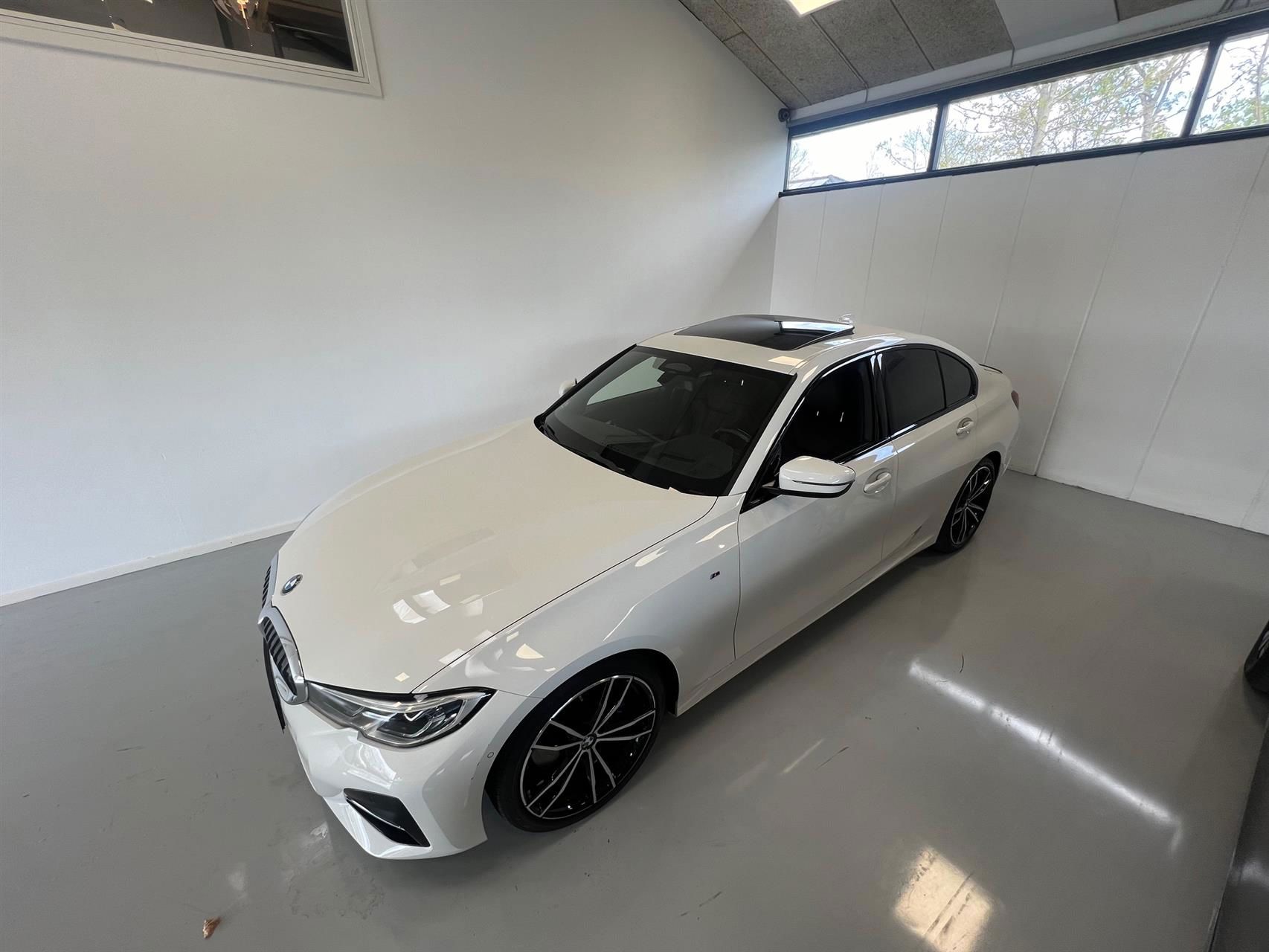 Billede af BMW 330d 3,0 D M-Sport 265HK 8g Aut.