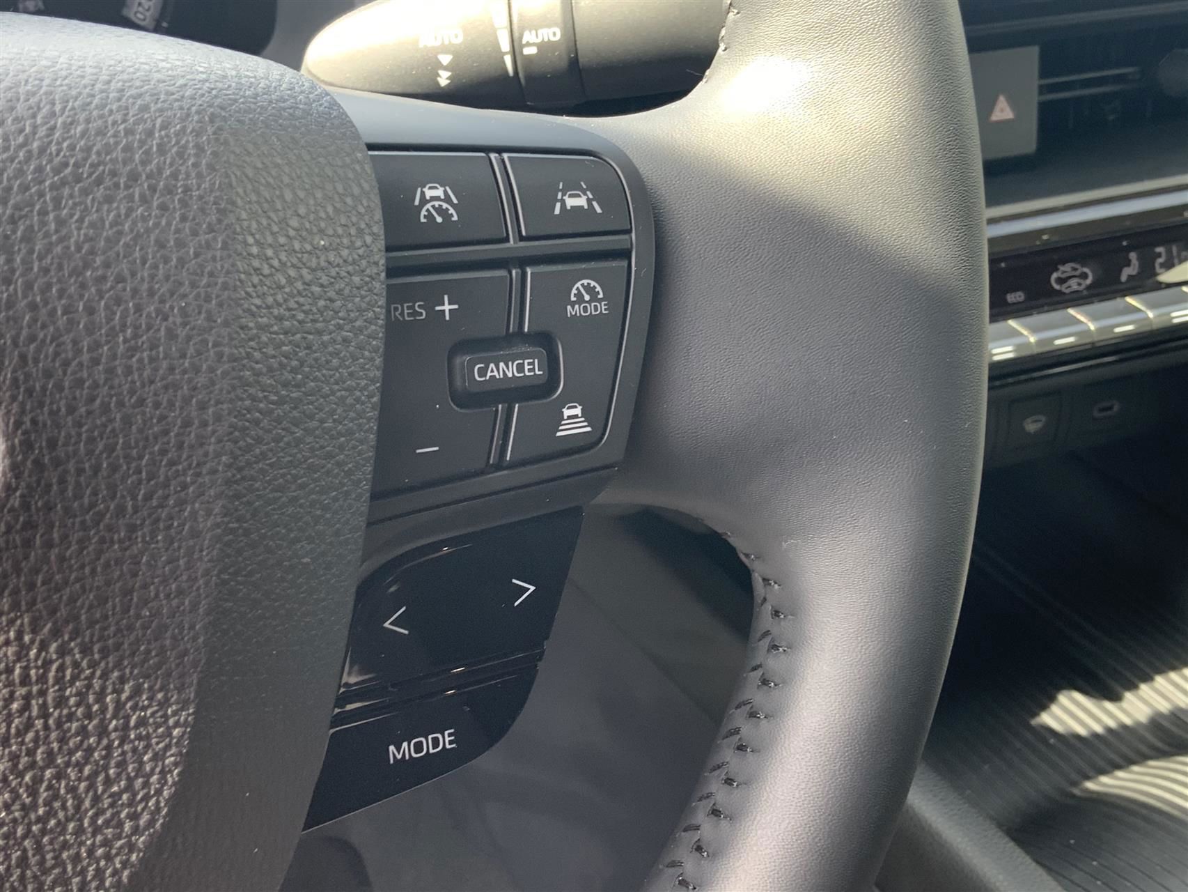 Billede af Toyota C-HR 1,8 Hybrid Style Multidrive S 140HK 5d 6g