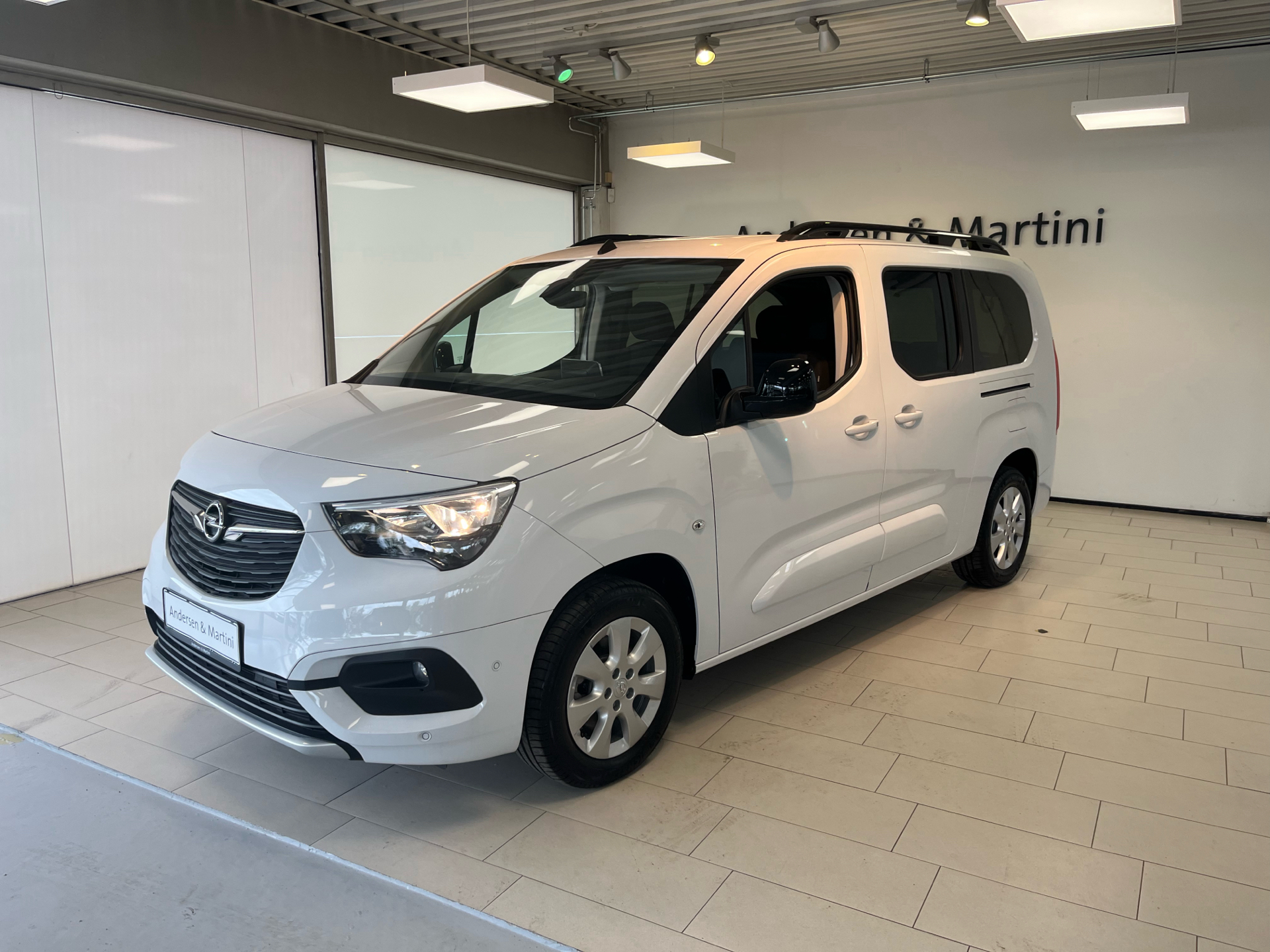 Billede af Opel Combo-e Life L2 EL Elegance+ 136HK 5d Aut.