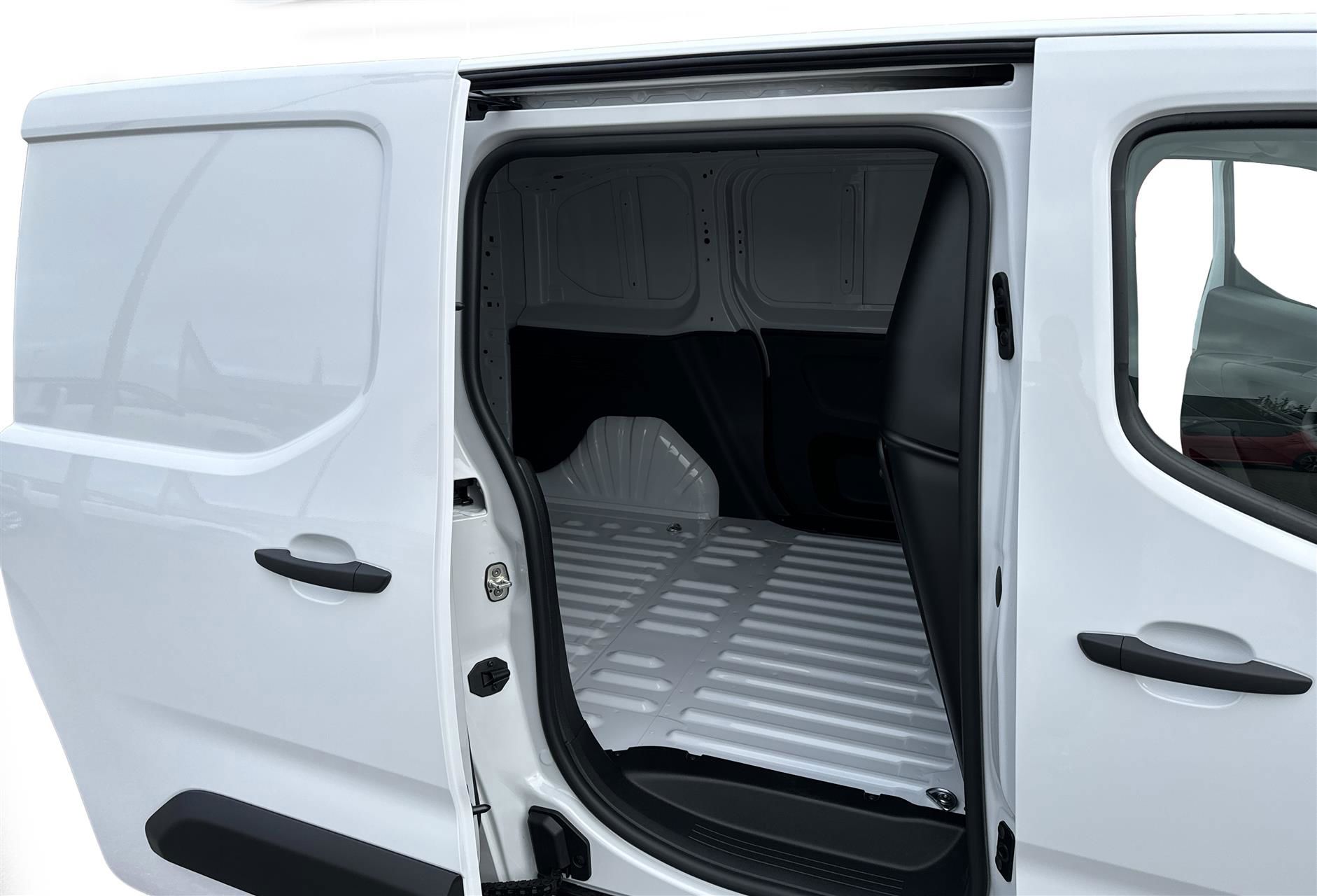 Billede af Toyota Proace City 1.2 benzin 110hp Medium/En skydedør Comfort Master