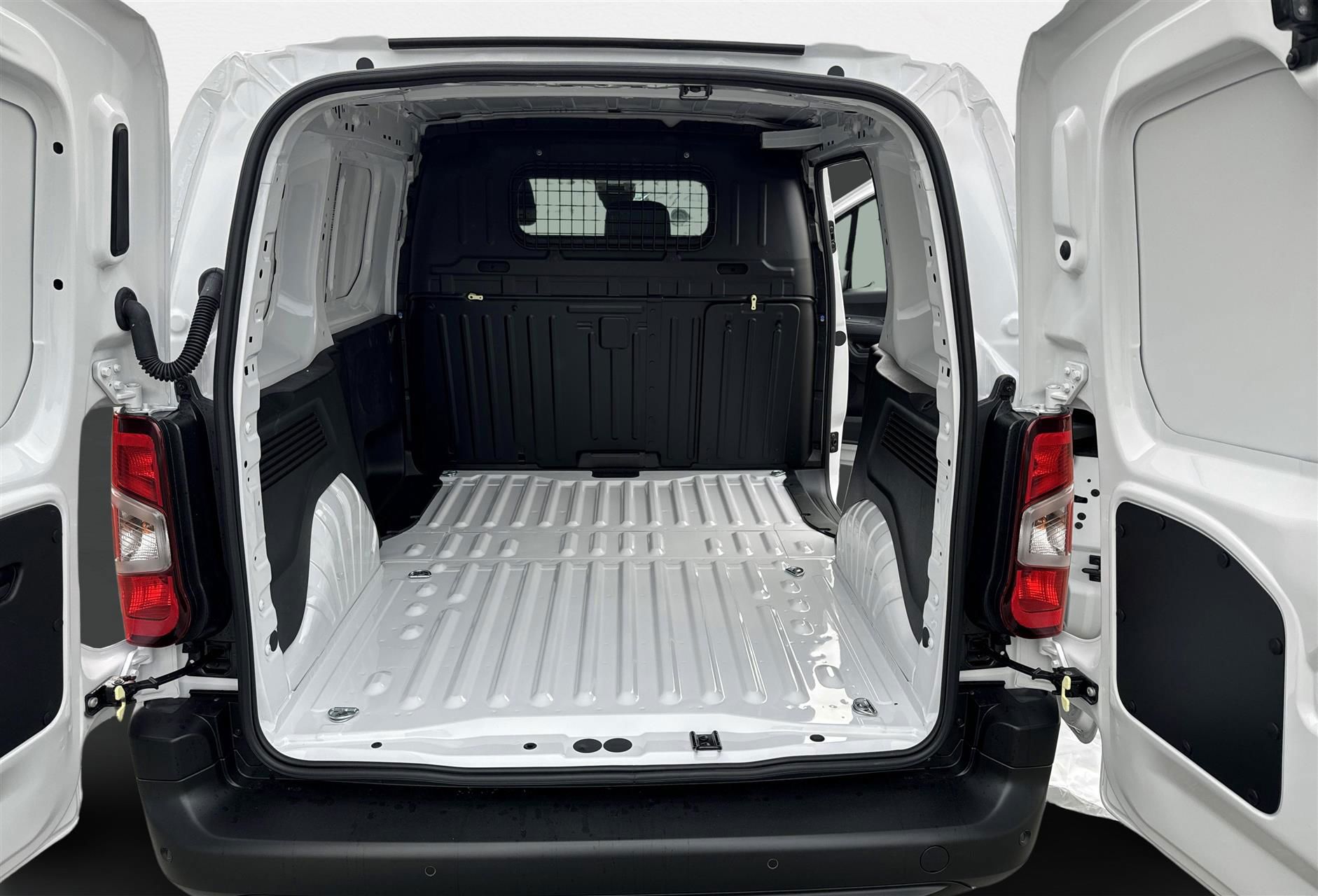 Billede af Toyota Proace City 1.2 benzin 110hp Medium/En skydedør Comfort Master