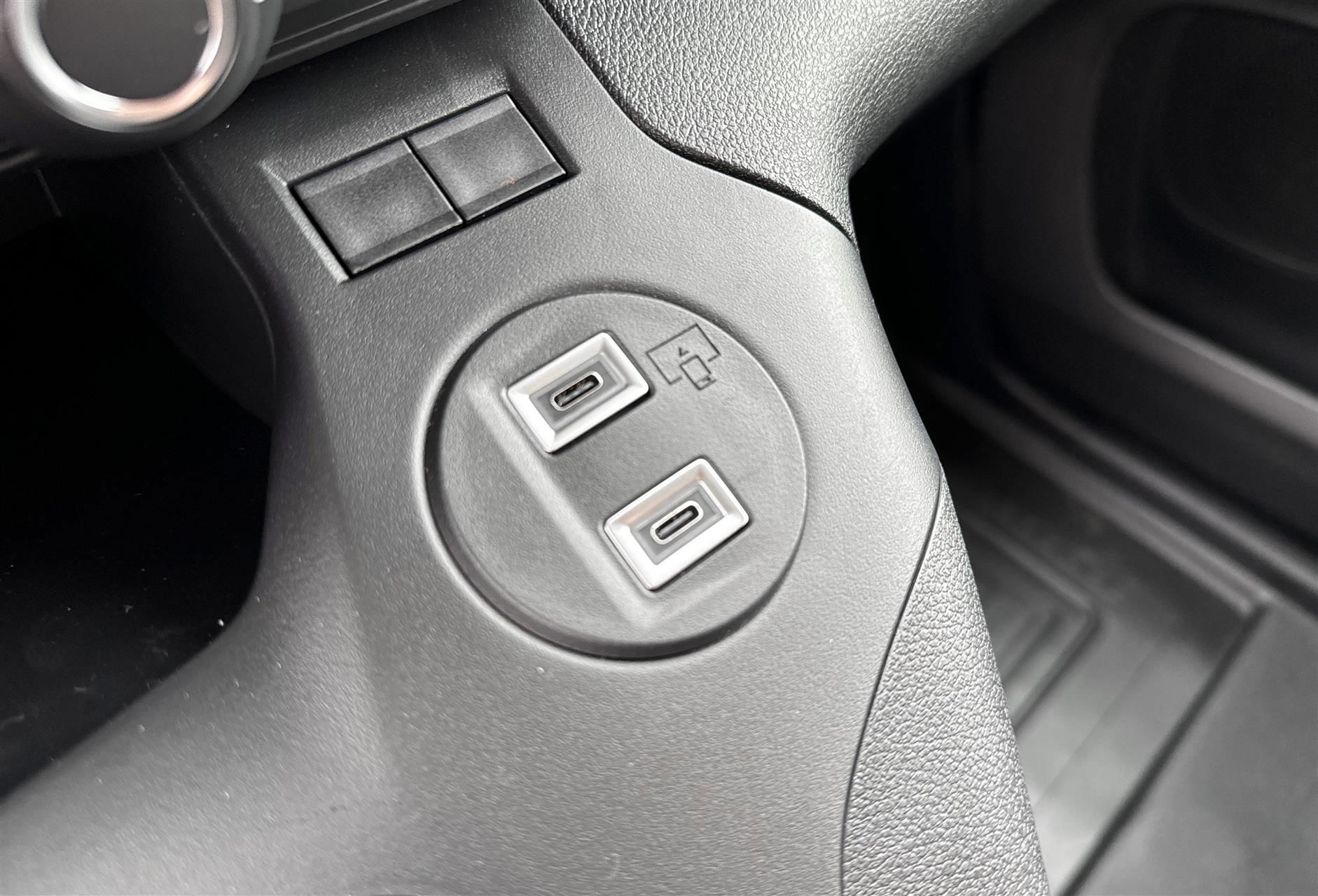 Billede af Toyota Proace City 1.2 benzin 110hp Medium/En skydedør Comfort Master