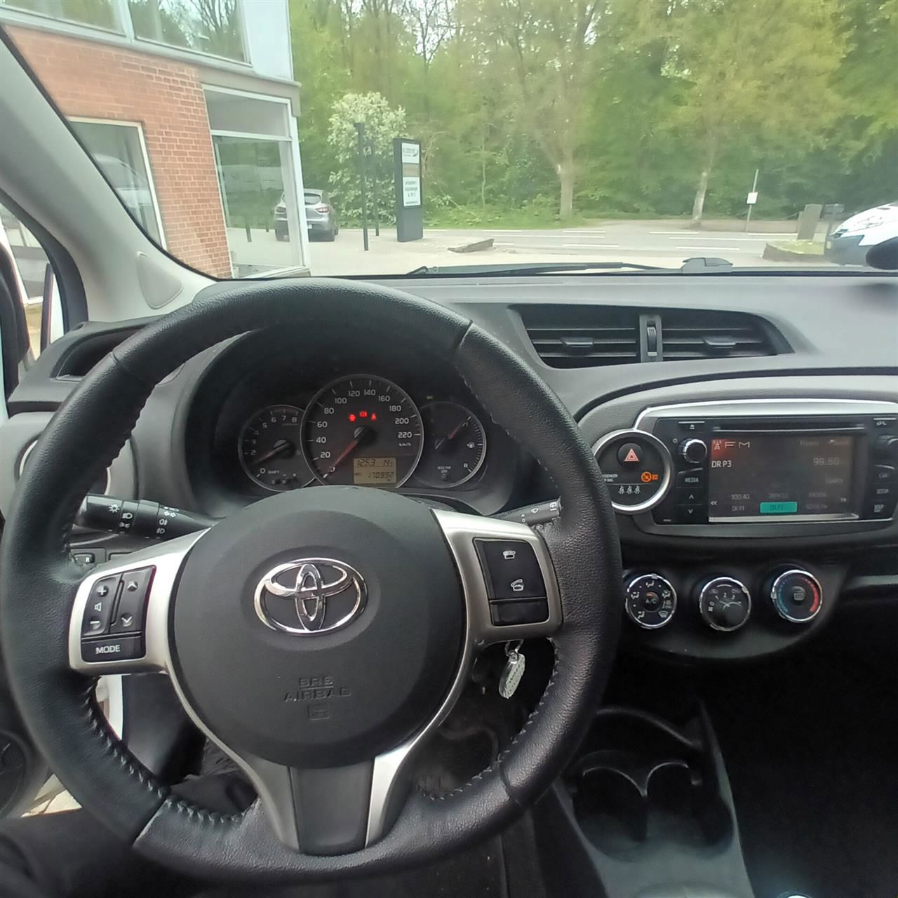 Billede af Toyota Yaris 1,0 VVT-I T2 Style 69HK 5d