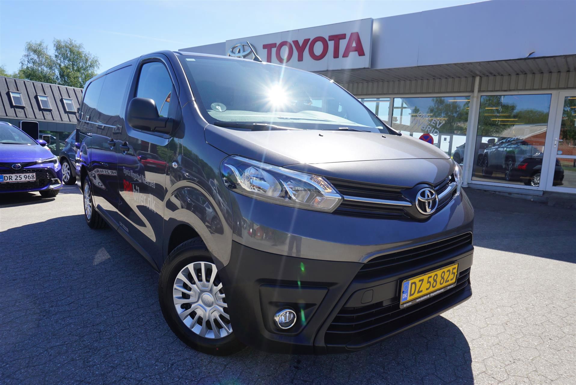 Billede af Toyota Proace Long 2,0 D Comfort Master 144HK Van 8g Aut.