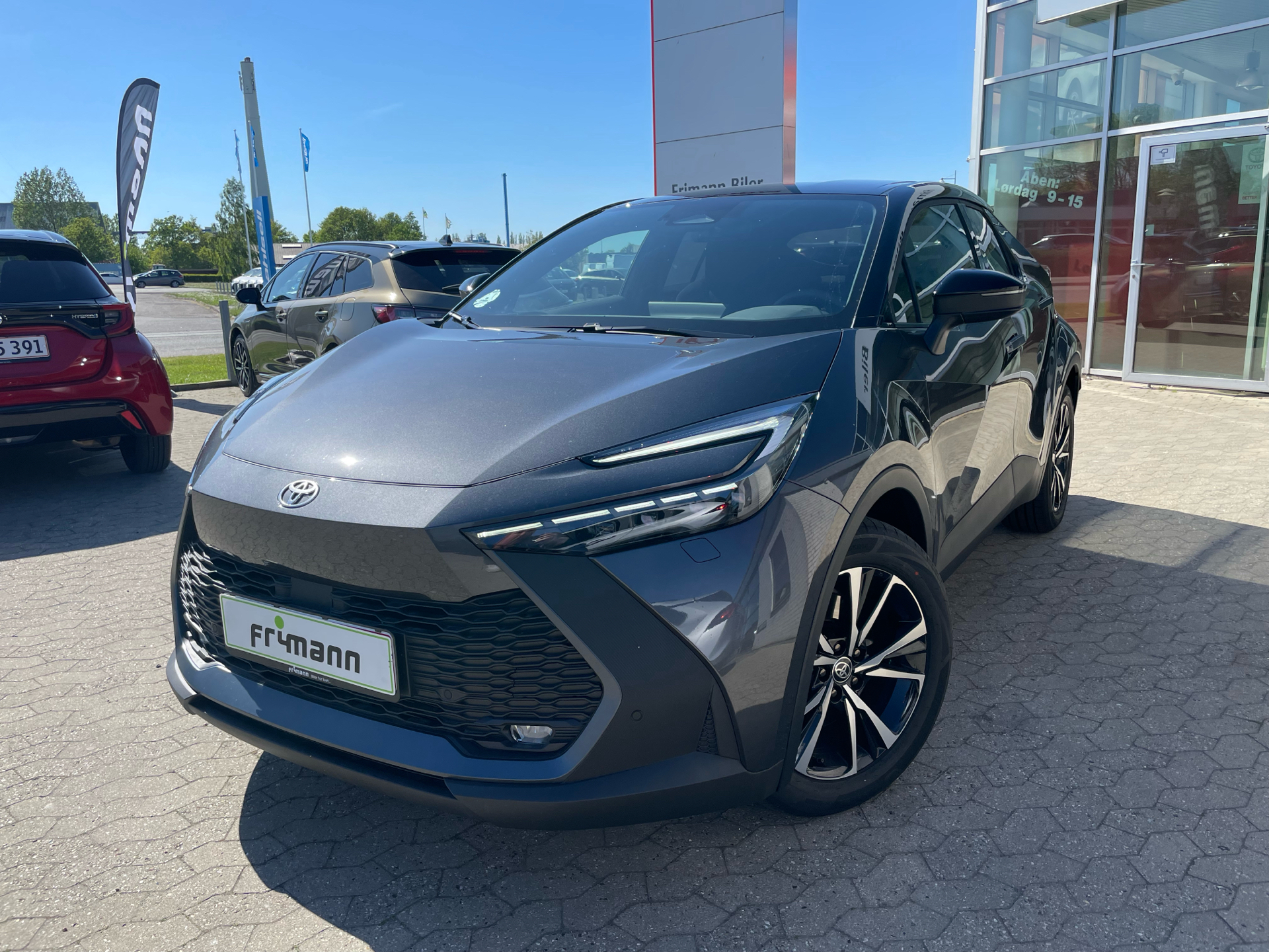 Billede af Toyota C-HR 2,0 Plugin-hybrid Style Smart Bi-tone E-CVT 223HK 5d Trinl. Gear