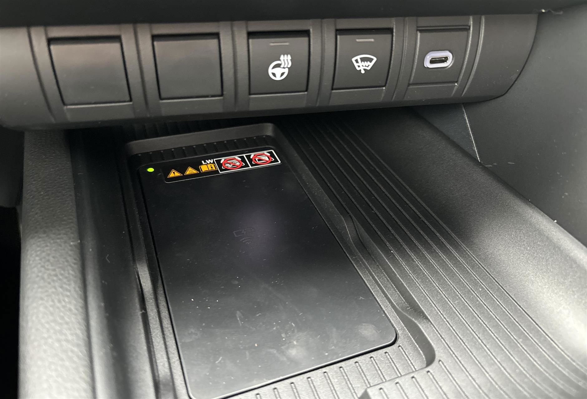 Billede af Toyota C-HR 2,0 Plugin-hybrid Style Smart Bi-tone E-CVT 223HK 5d Trinl. Gear