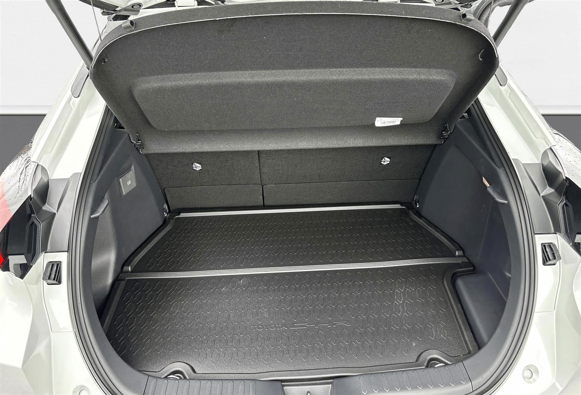 Billede af Toyota C-HR 2,0 Plugin-hybrid Style Smart Bi-tone E-CVT 223HK 5d Trinl. Gear