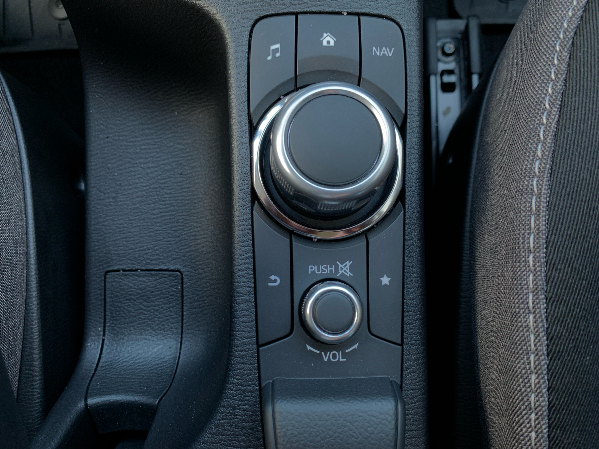Billede af Mazda 2 1,5 e-Skyactiv-G  Mild hybrid Centre-Line 90HK 5d 6g