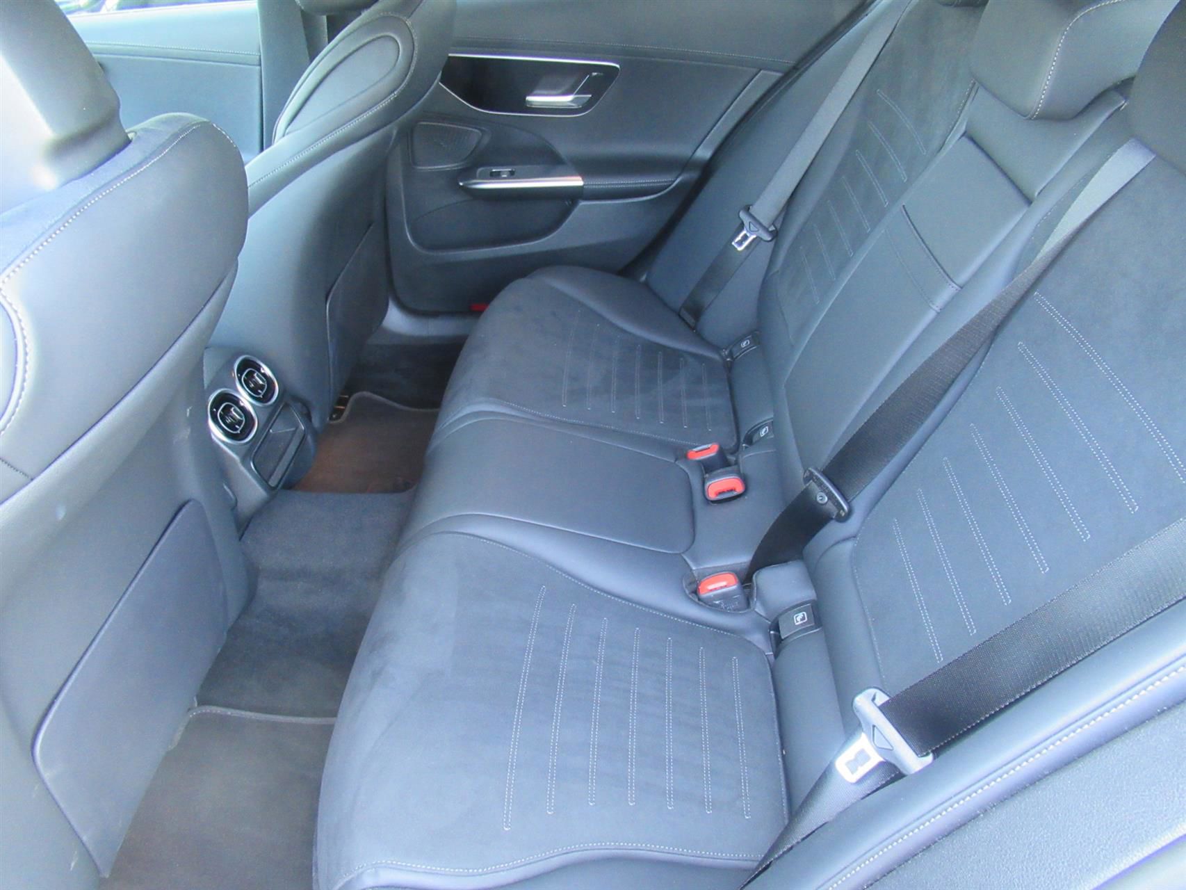 Billede af Mercedes-Benz C220 d 2,0 D Advantage AMG Night Edition 9G-Tronic 194HK Aut.