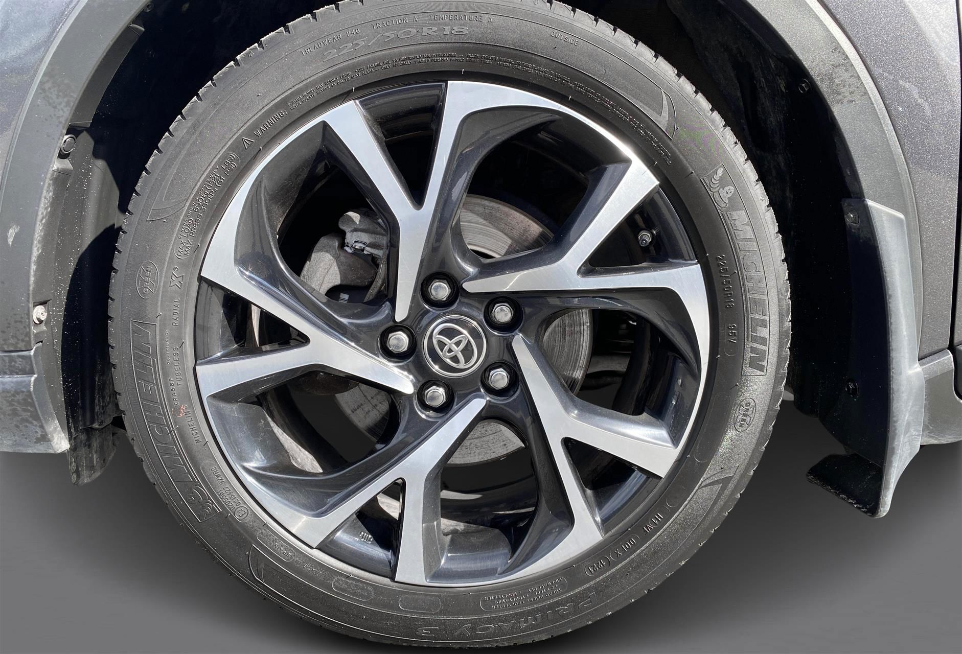 Billede af Toyota C-HR 2,0 Hybrid C-LUB Premium Multidrive S 184HK 5d Aut.