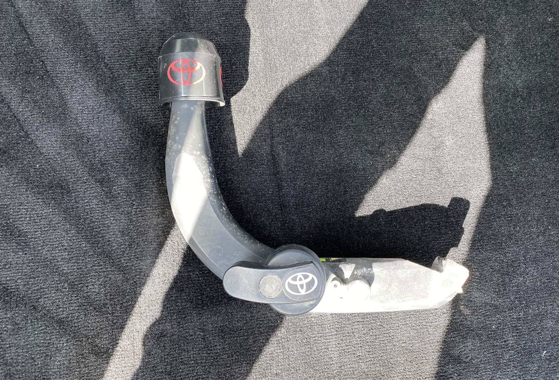 Billede af Toyota C-HR 2,0 Hybrid C-LUB Premium Multidrive S 184HK 5d Aut.