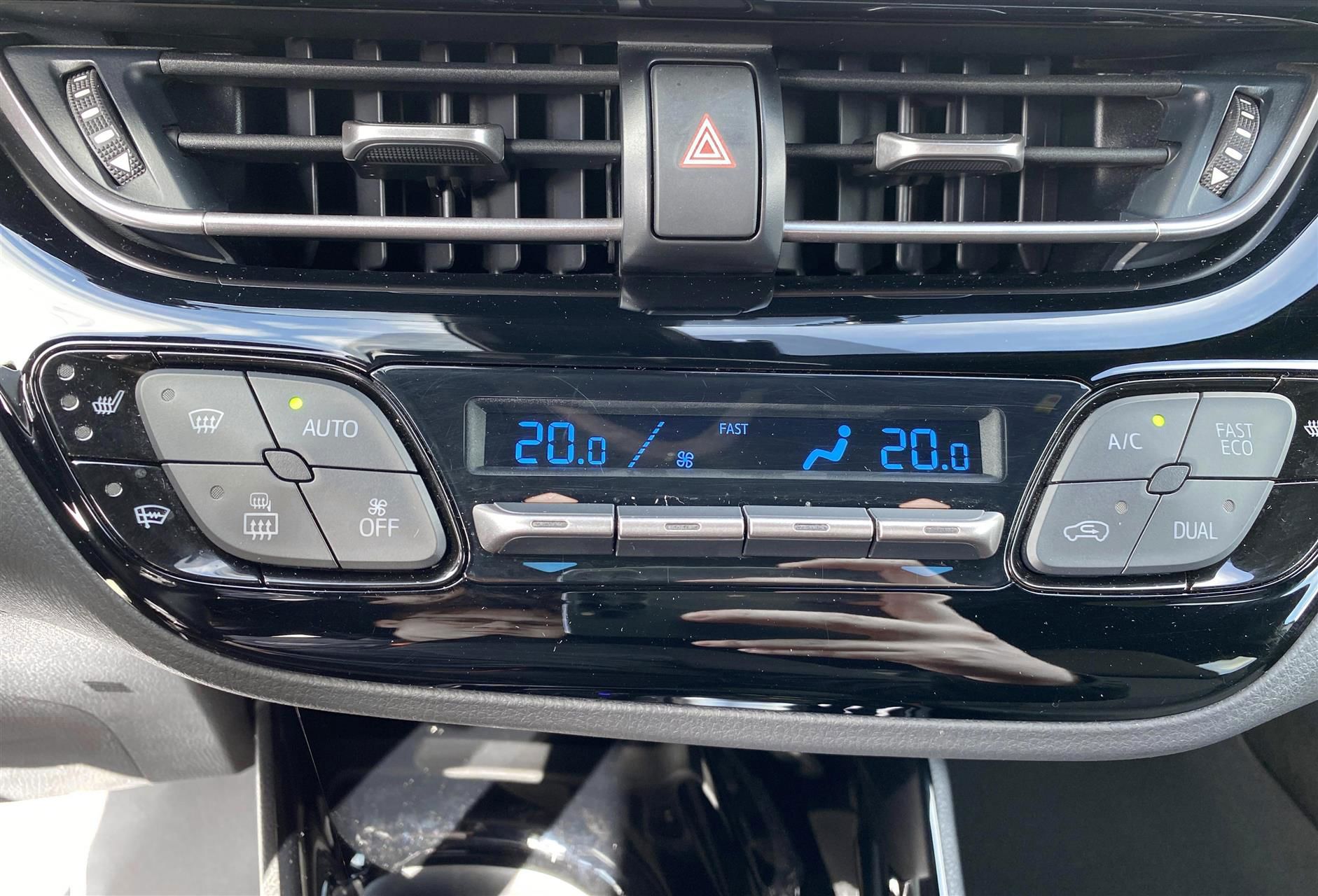 Billede af Toyota C-HR 2,0 Hybrid C-LUB Premium Multidrive S 184HK 5d Aut.