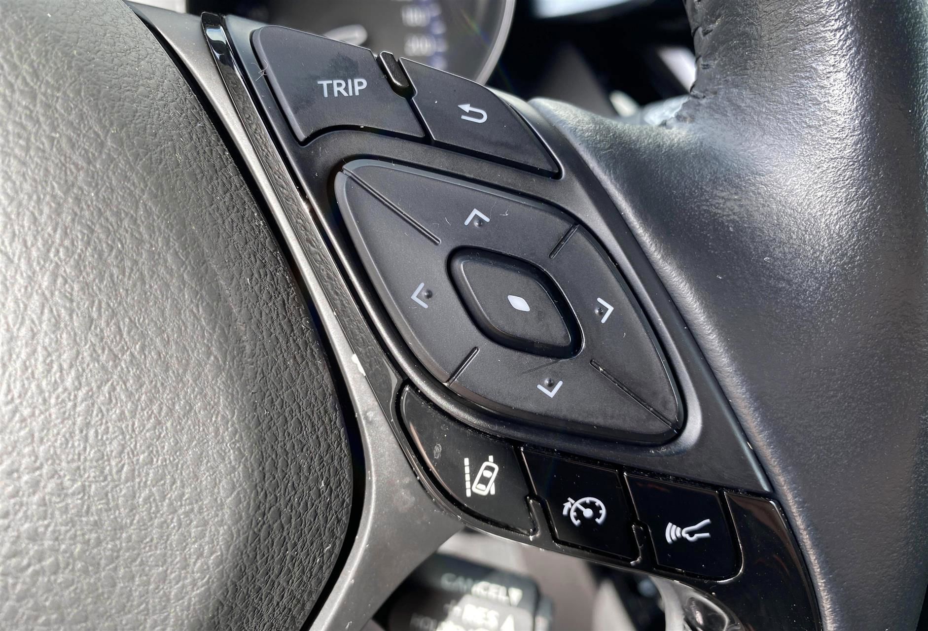 Billede af Toyota C-HR 2,0 Hybrid C-LUB Premium Multidrive S 184HK 5d Aut.