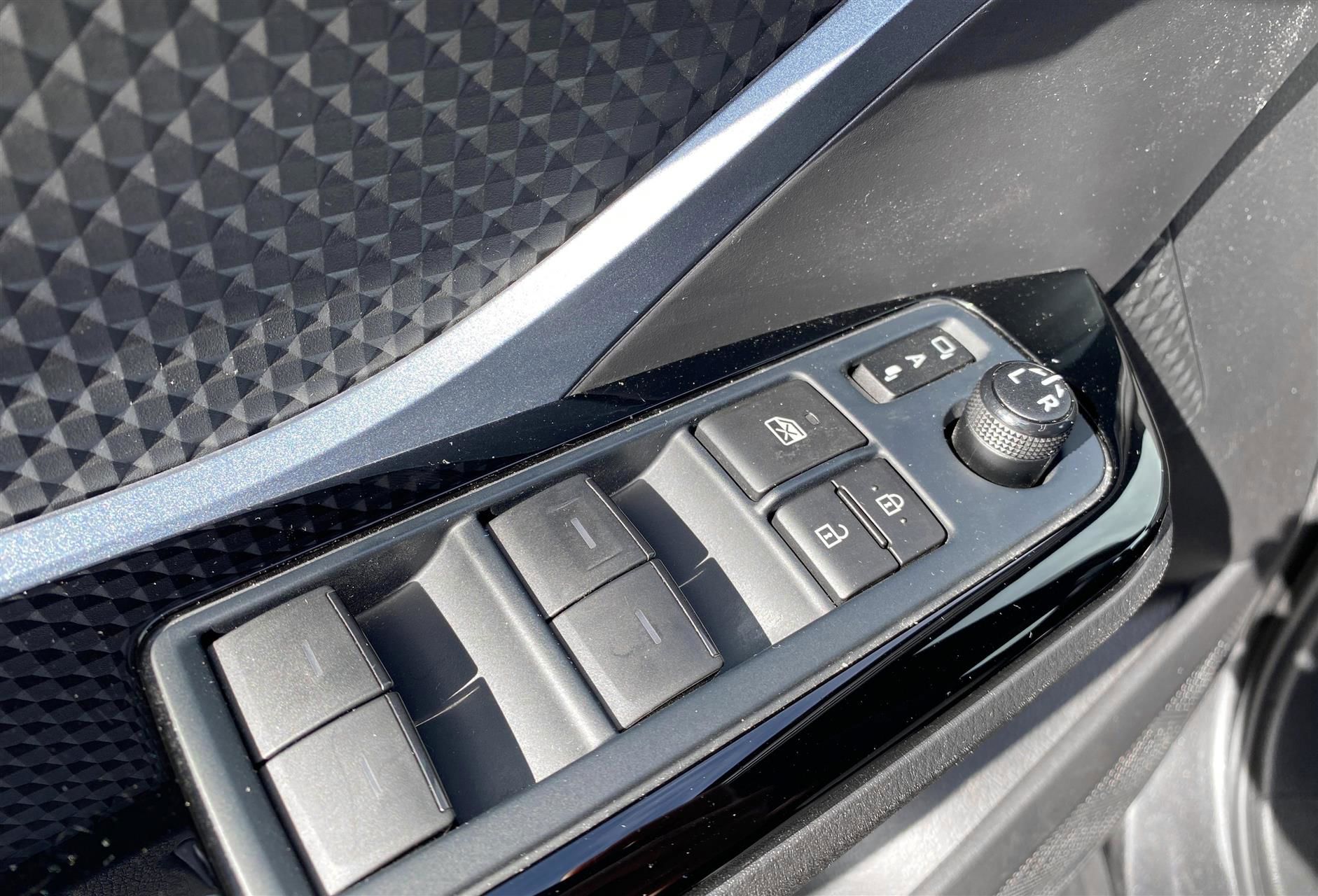 Billede af Toyota C-HR 2,0 Hybrid C-LUB Premium Multidrive S 184HK 5d Aut.