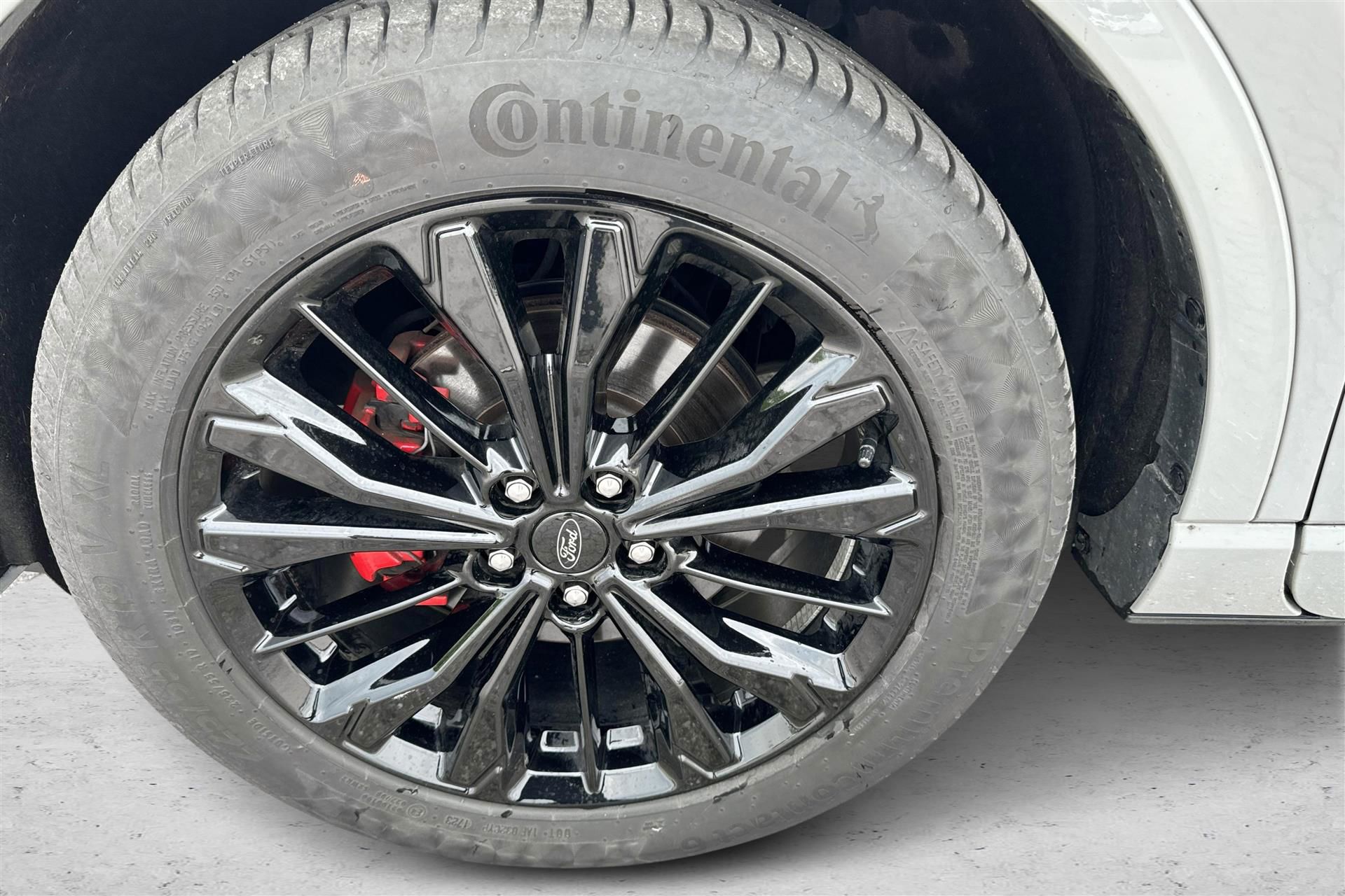 Billede af Ford Kuga 2,5 Plugin-hybrid Graphite Tech CVT 225HK 5d Trinl. Gear