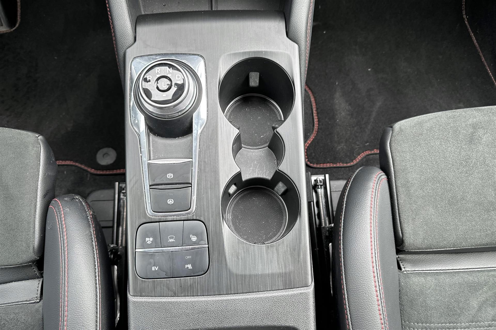 Billede af Ford Kuga 2,5 Plugin-hybrid Graphite Tech CVT 225HK 5d Trinl. Gear