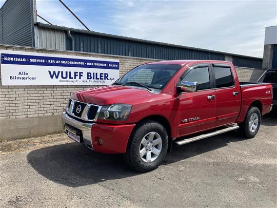 Nissan Titan Crew Cab 5,6 LE 4WD 305HK Pick-Up Aut.