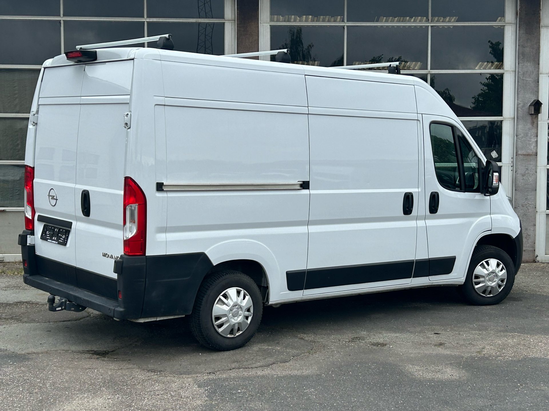 Billede af Opel Movano 35 L2H2 2,2 BlueHDi Enjoy 140HK Van 6g