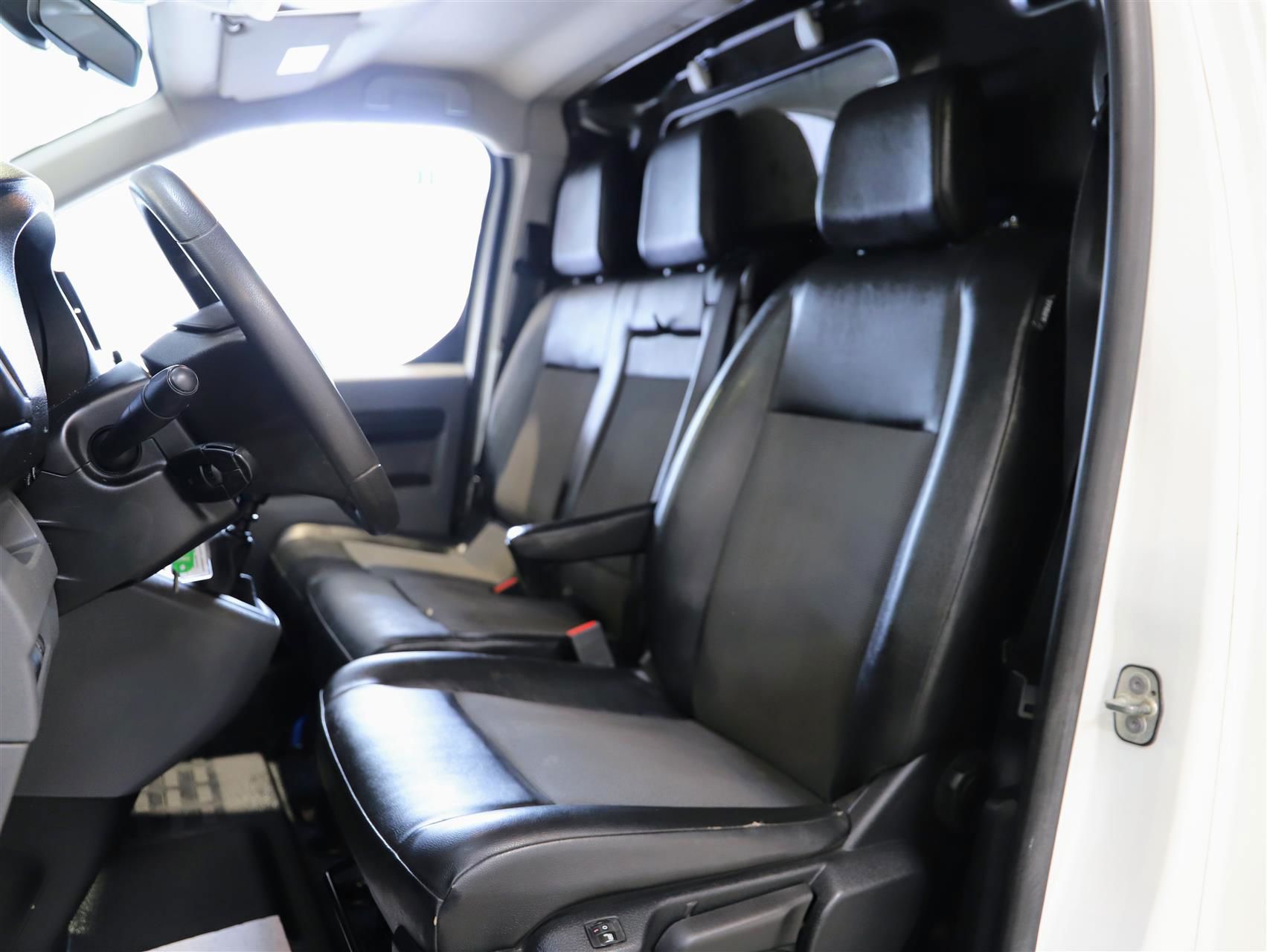 Billede af Toyota Proace Medium 1,6 D Comfort Skydedør, Dobb. bagdør u/ruder 115HK Van 6g