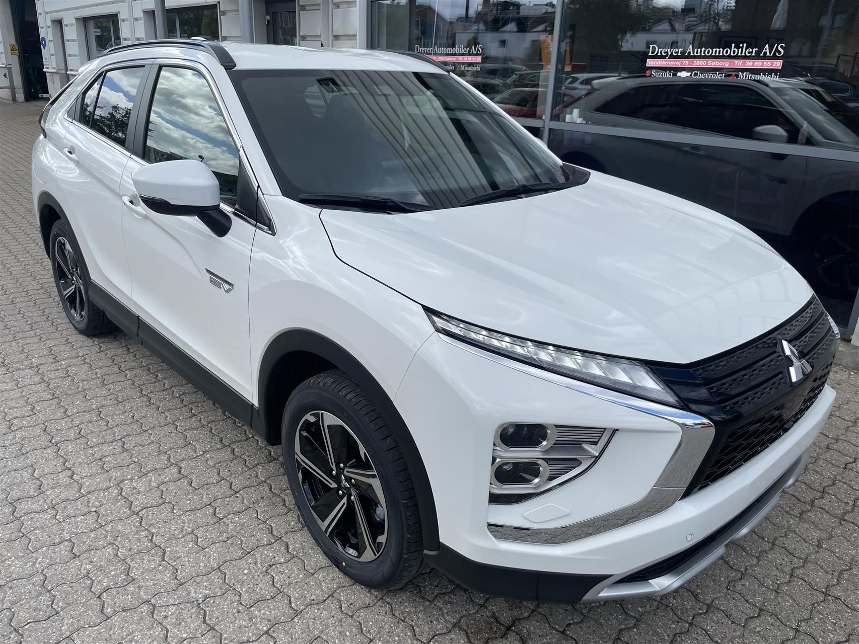 Billede af Mitsubishi Eclipse Cross 2,4 Plugin-hybrid Nordic 4WD 188HK 5d Trinl. Gear