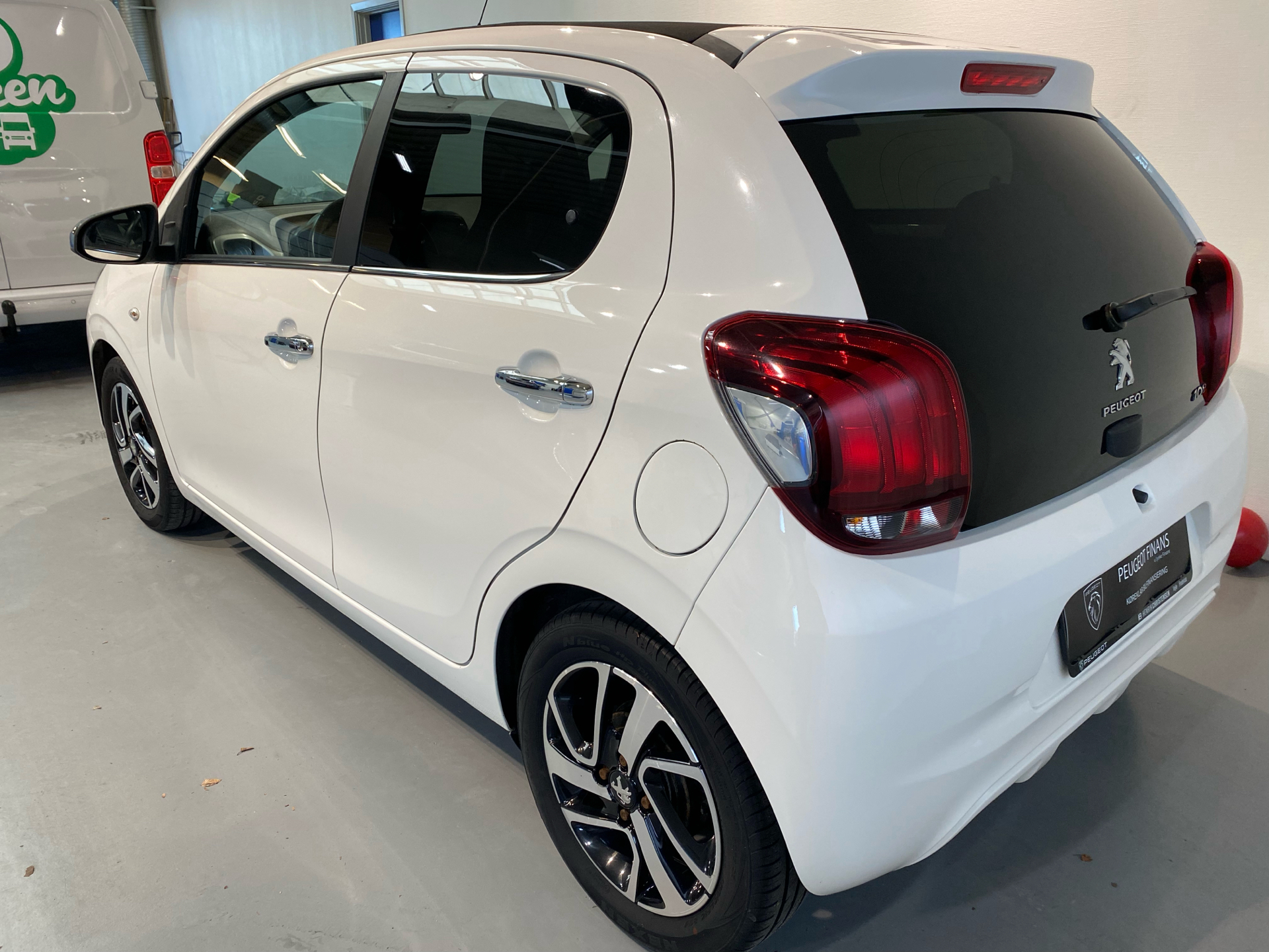 Billede af Peugeot 108 1,0 e-Vti Desire TOP! 69HK 5d