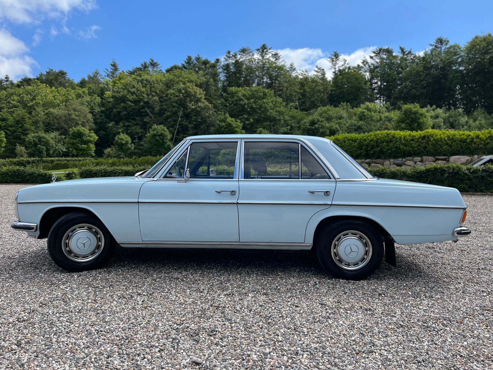 Billede af Mercedes-Benz 230 2,3 120HK