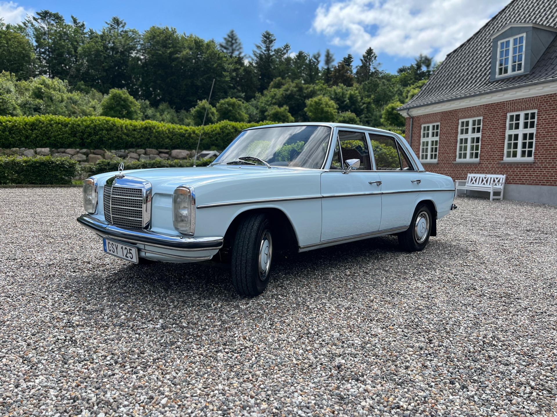 Billede af Mercedes-Benz 230 2,3 120HK