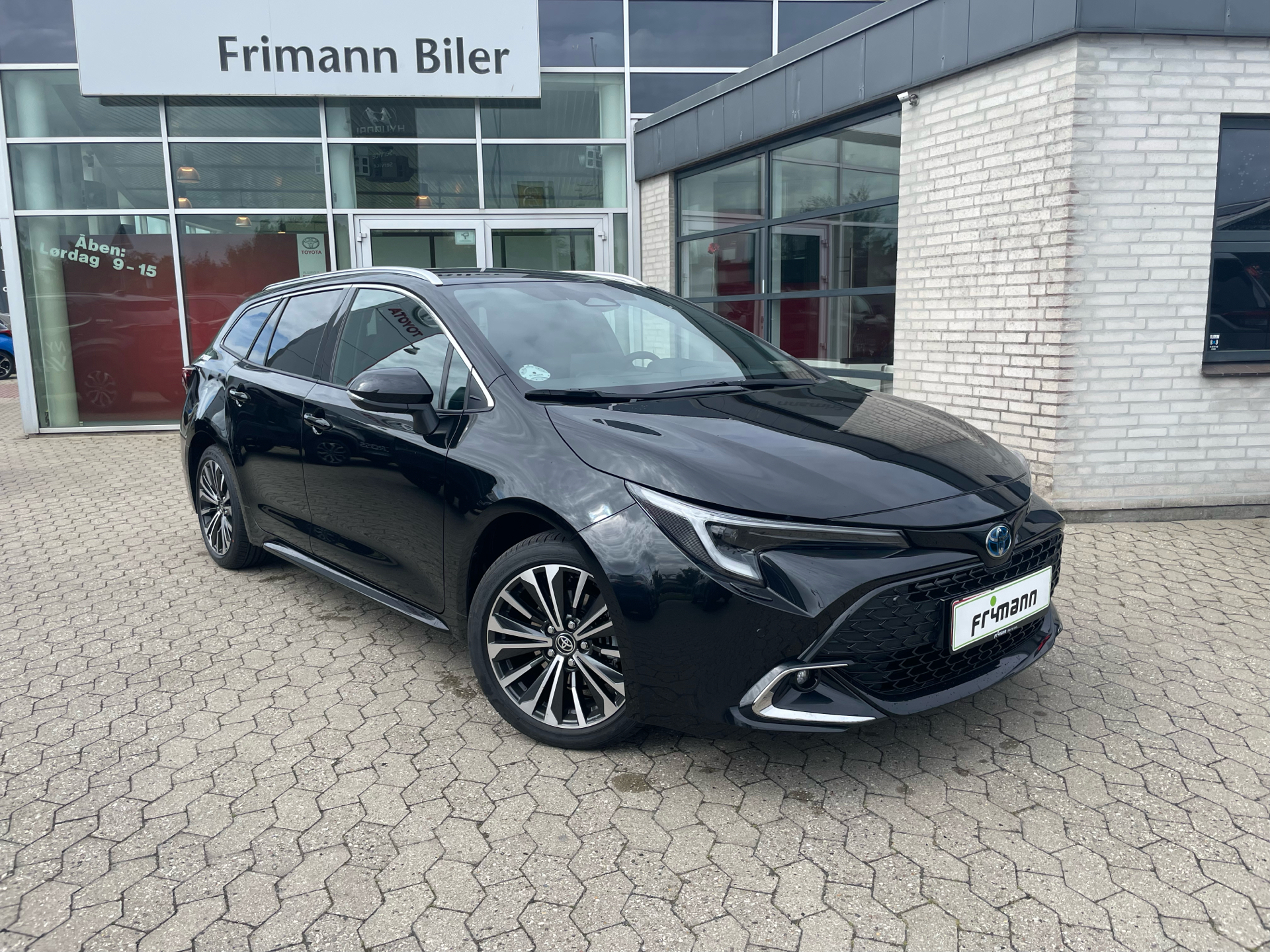 Billede af Toyota Corolla Touring Sports 1,8 Hybrid Style E-CVT 140HK Stc Trinl. Gear